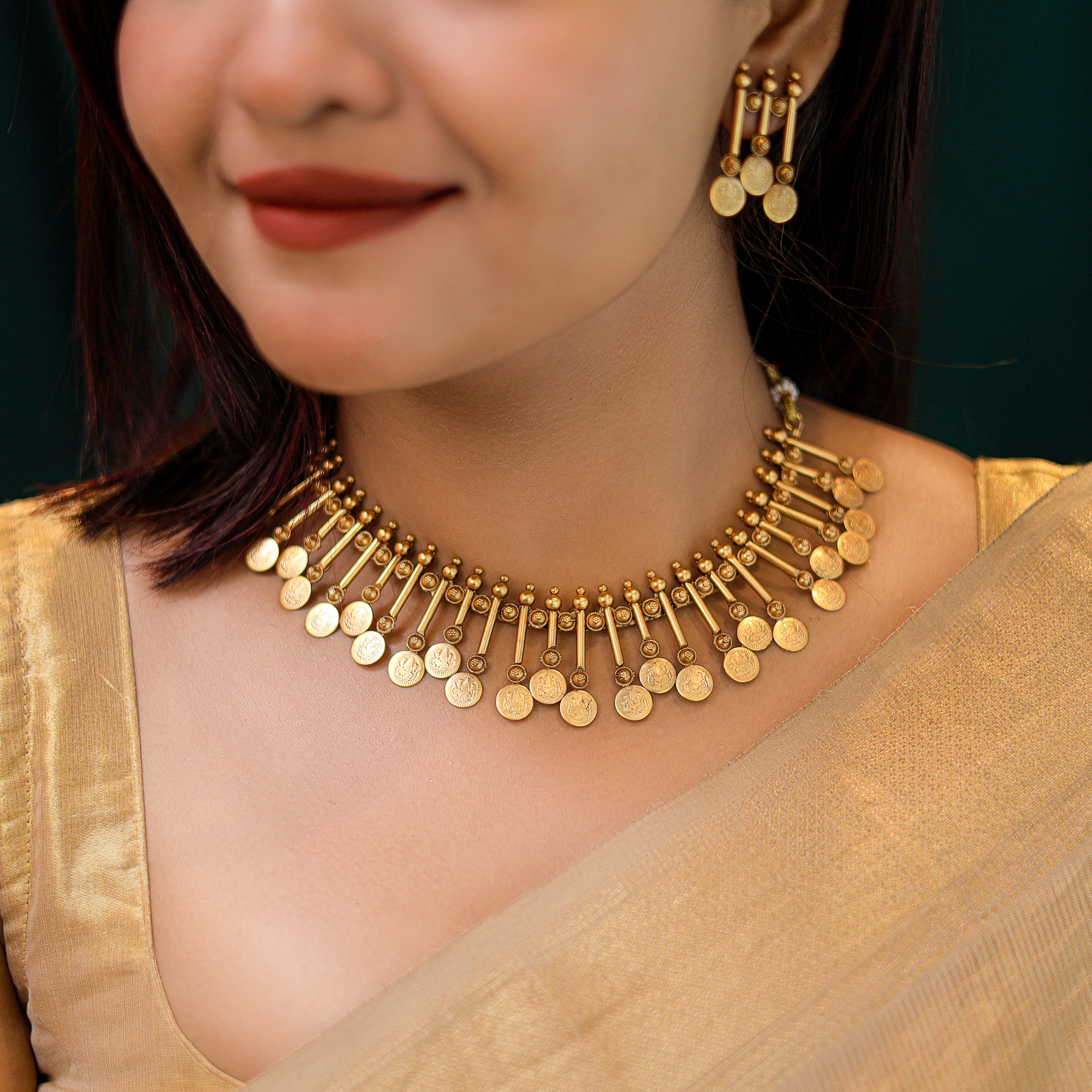 Shrishti Golden Kashi Neckpiece With Earring