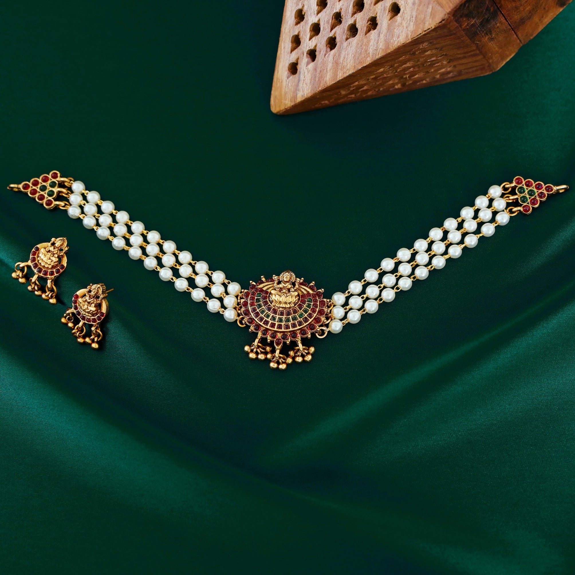 Aadilakshmi 3 Layer Pearled Choker With Earring