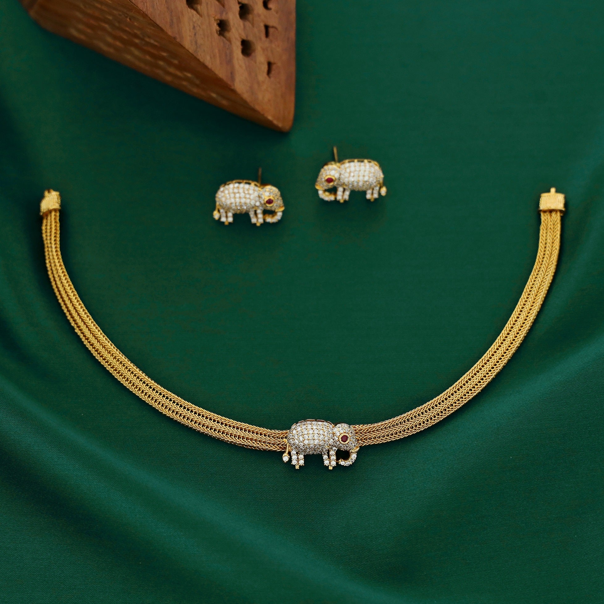 Golden Gaja Choker with Earring