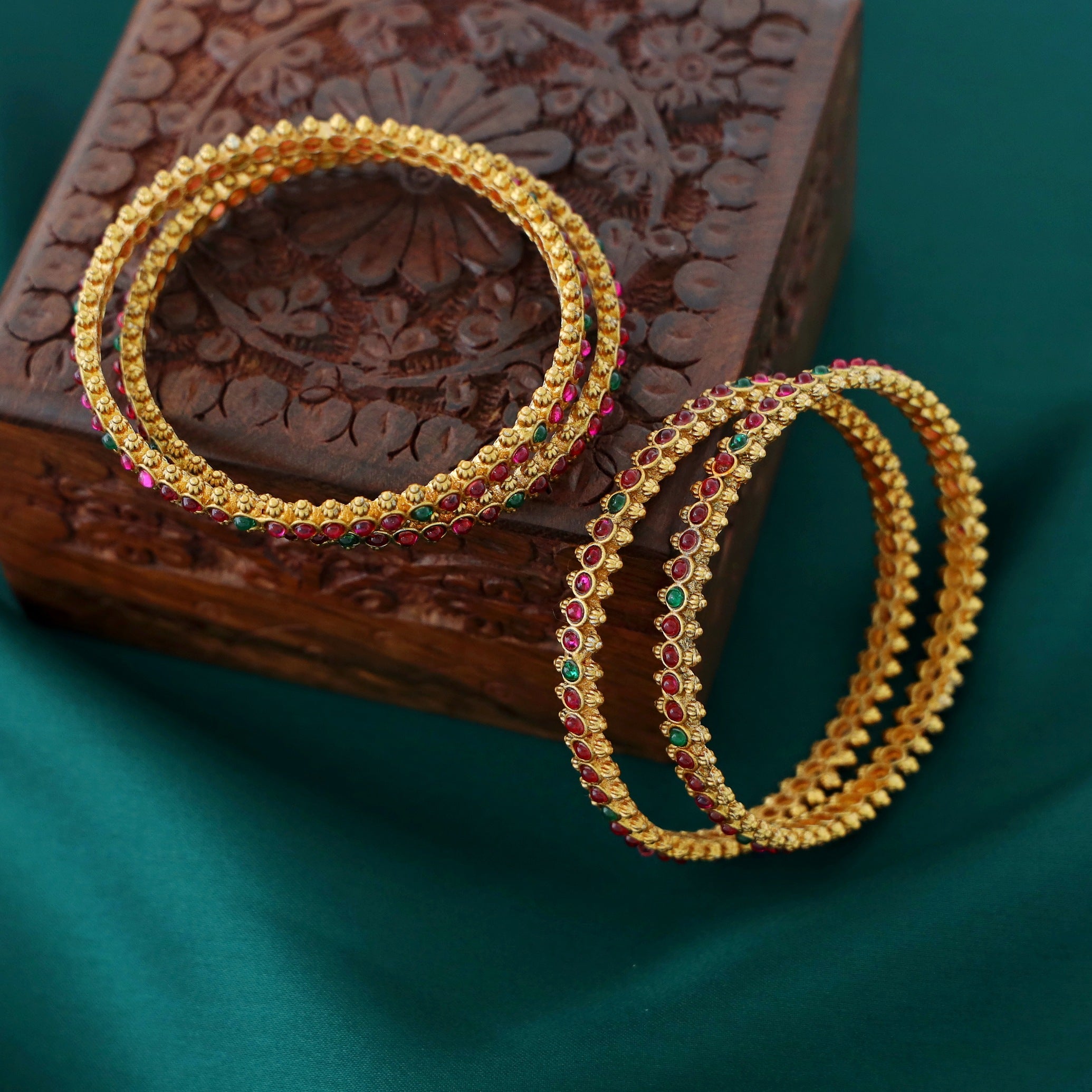 Diya One Layer Kemp Stone Bangle (Set Of 4)