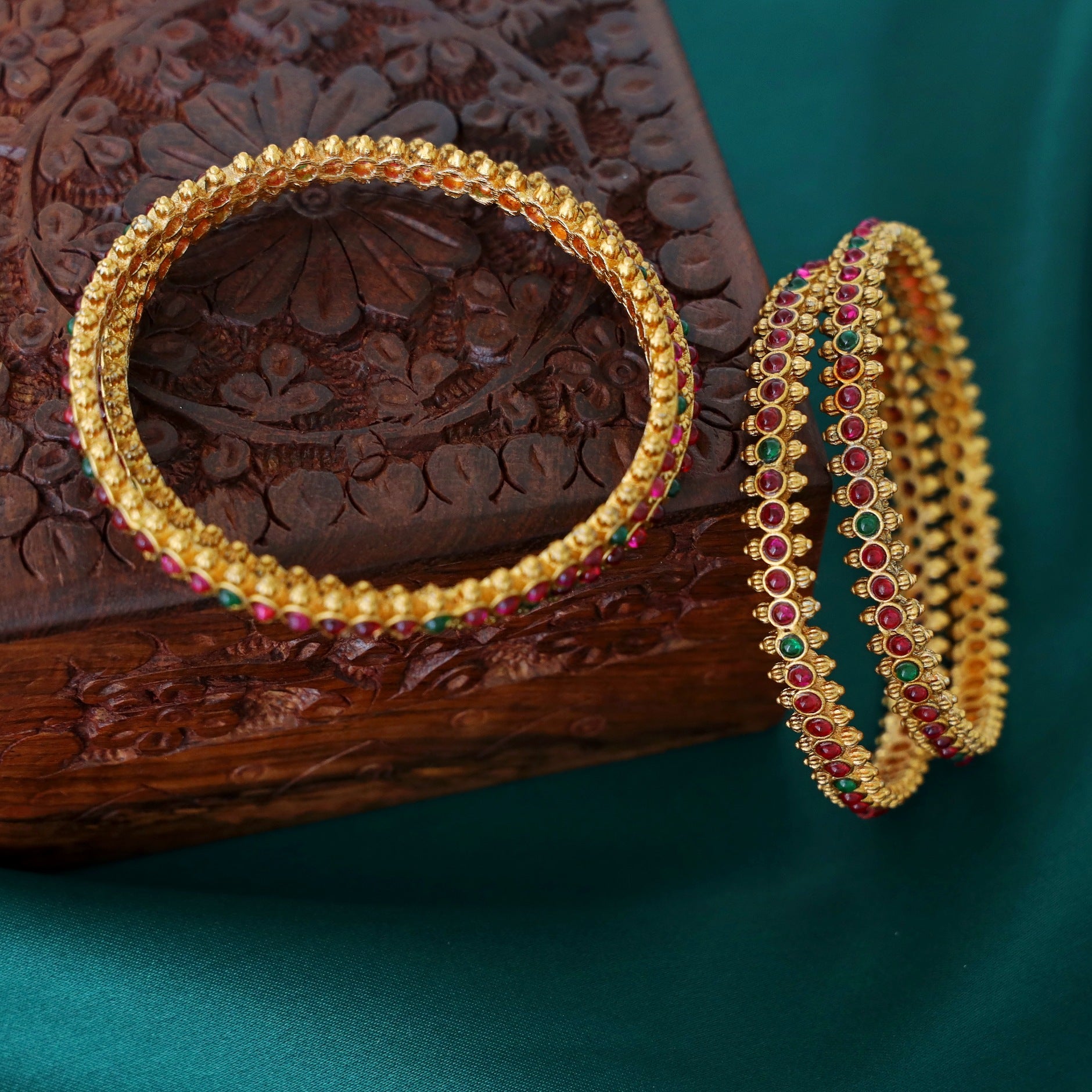 Diya One Layer Kemp Stone Bangle (Set Of 4)