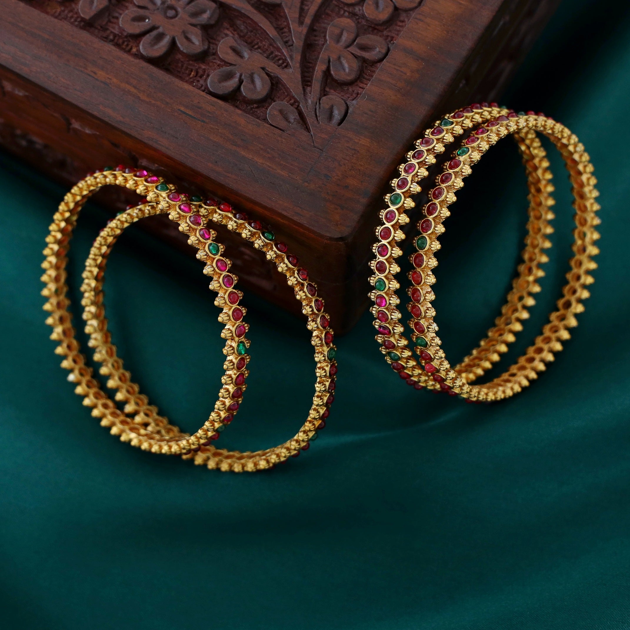Diya One Layer Kemp Stone Bangle (Set Of 4)