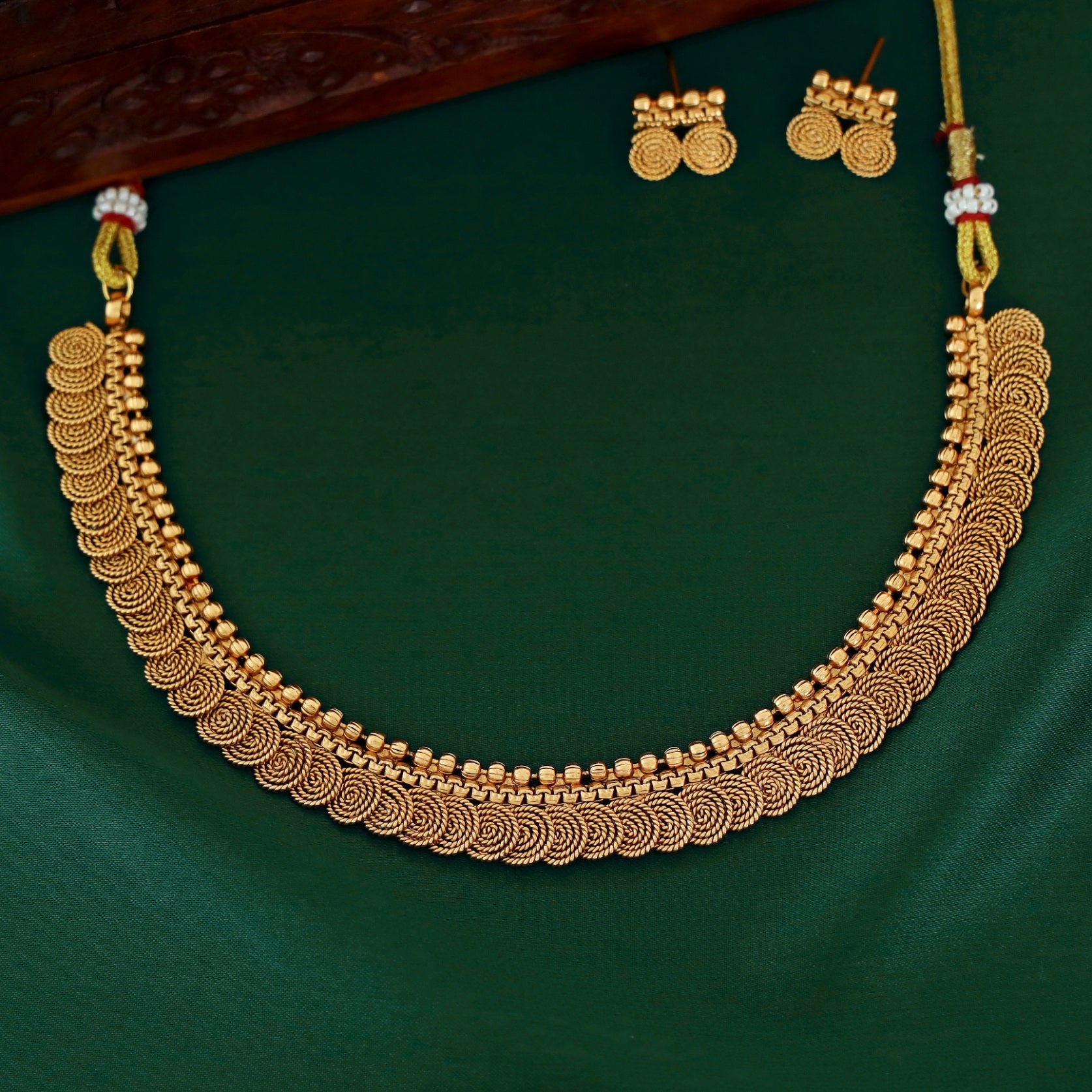 Gauri Spiral Traditional Neckpiece With Earring