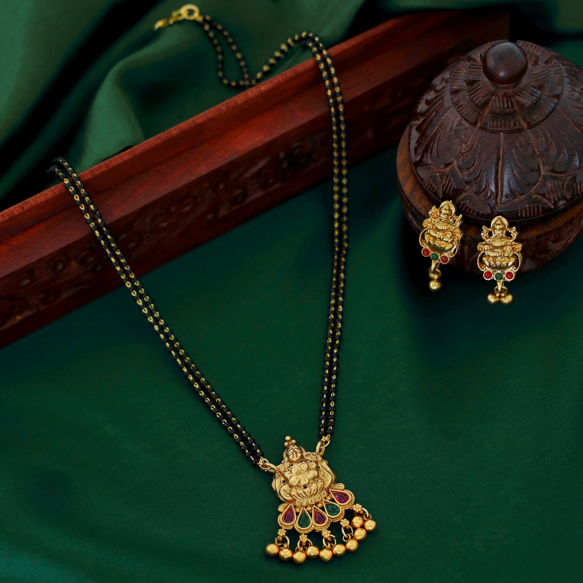 Srinidhi 2 Layer Mangalsutra With Earring