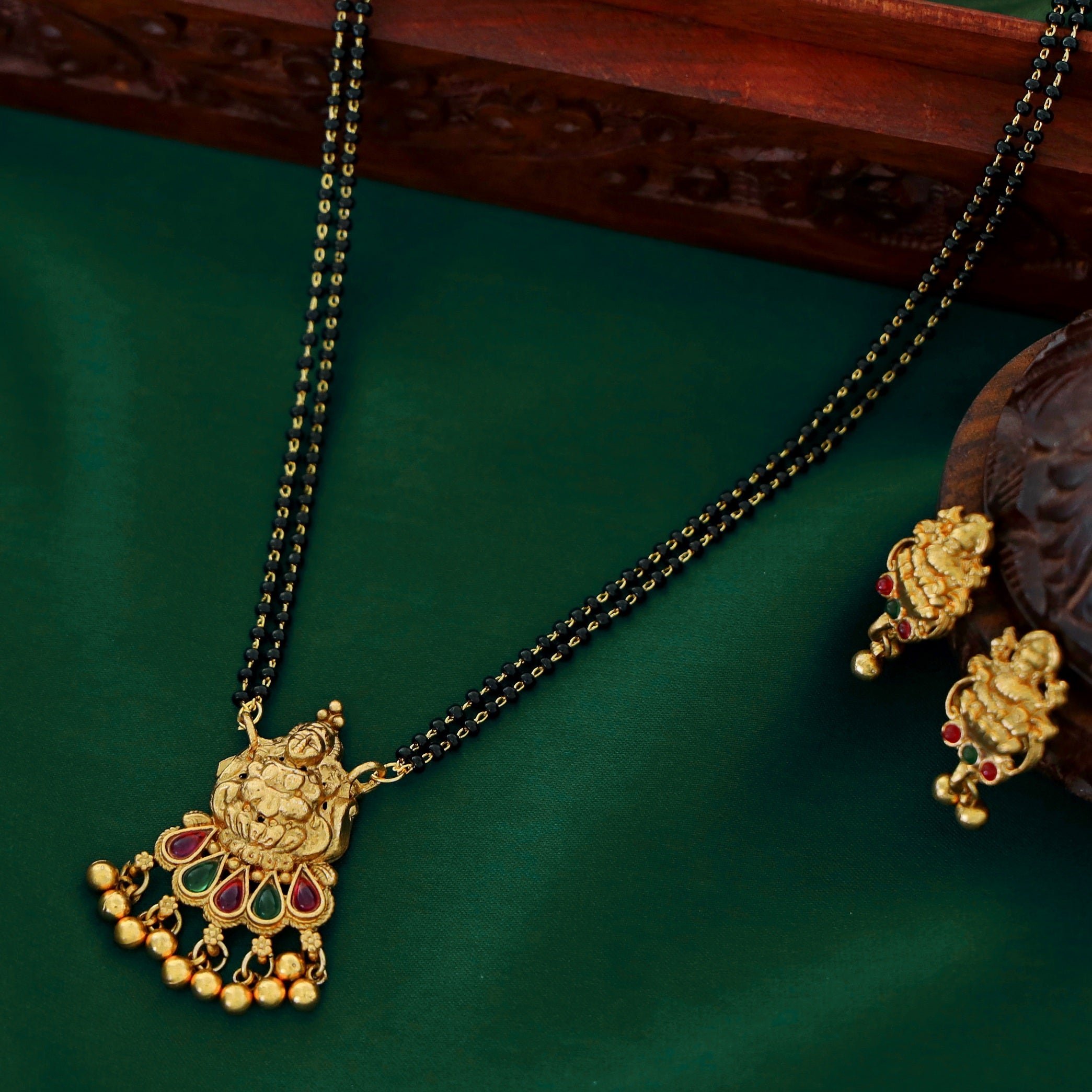 Srinidhi 2 Layer Mangalsutra With Earring