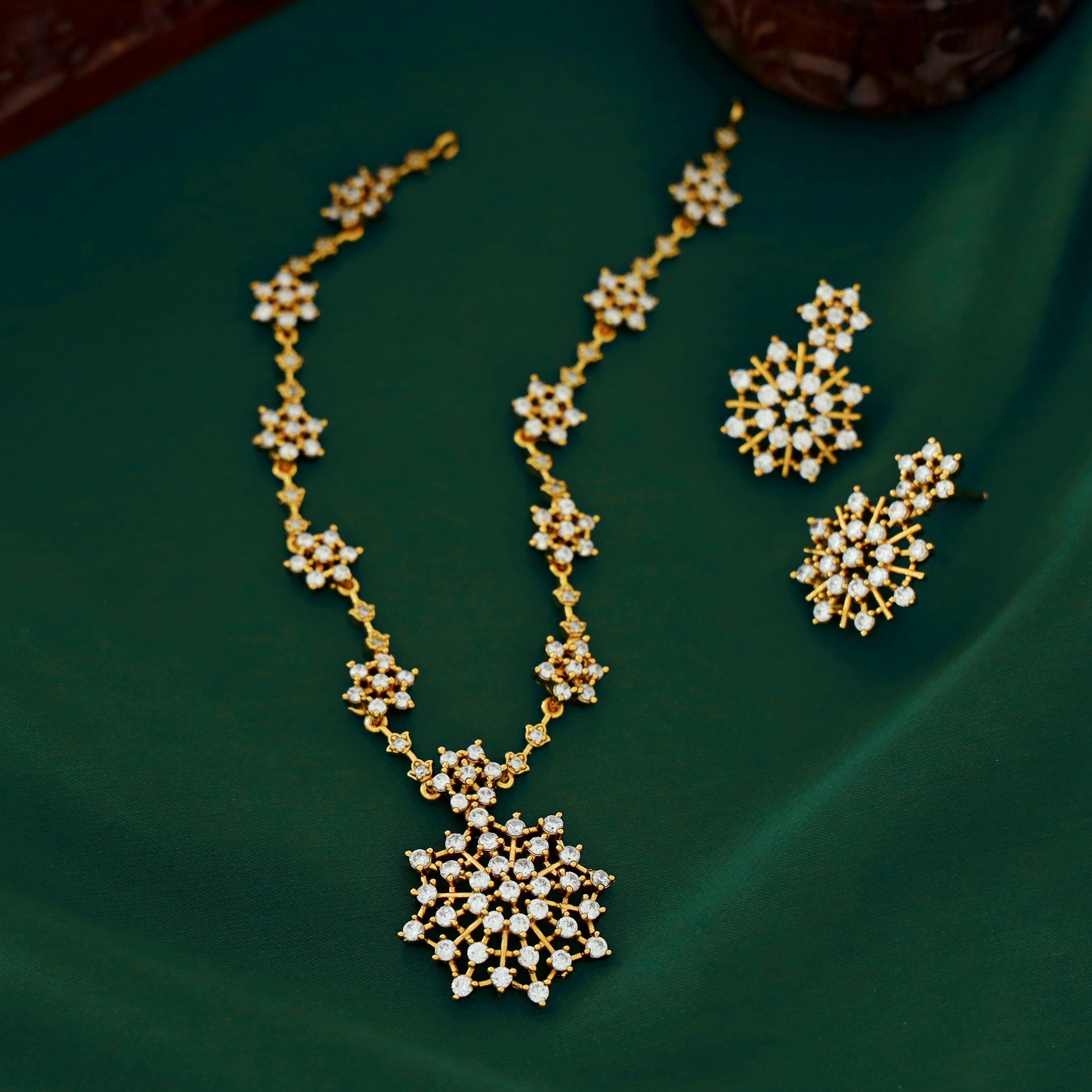 Aarvi Floral AD Neckpiece With Earring