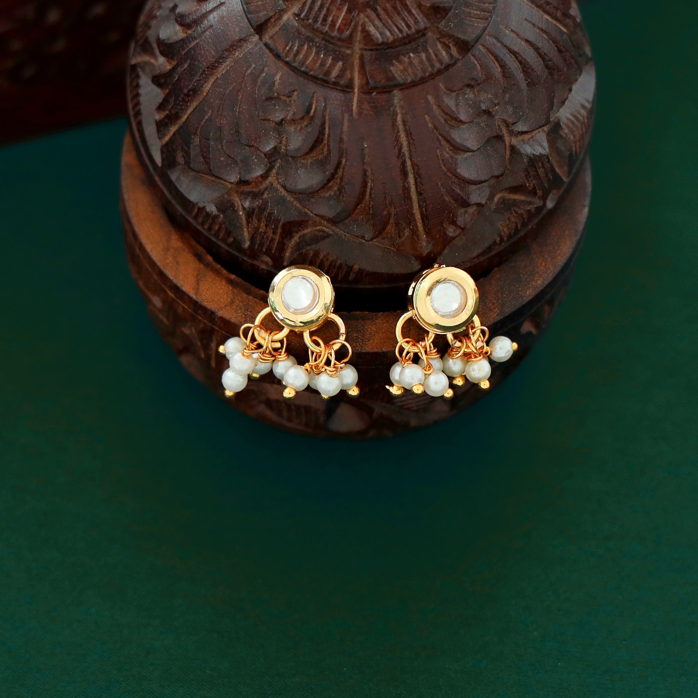 Naira Pearl Kundan Mangalsutra With Earring