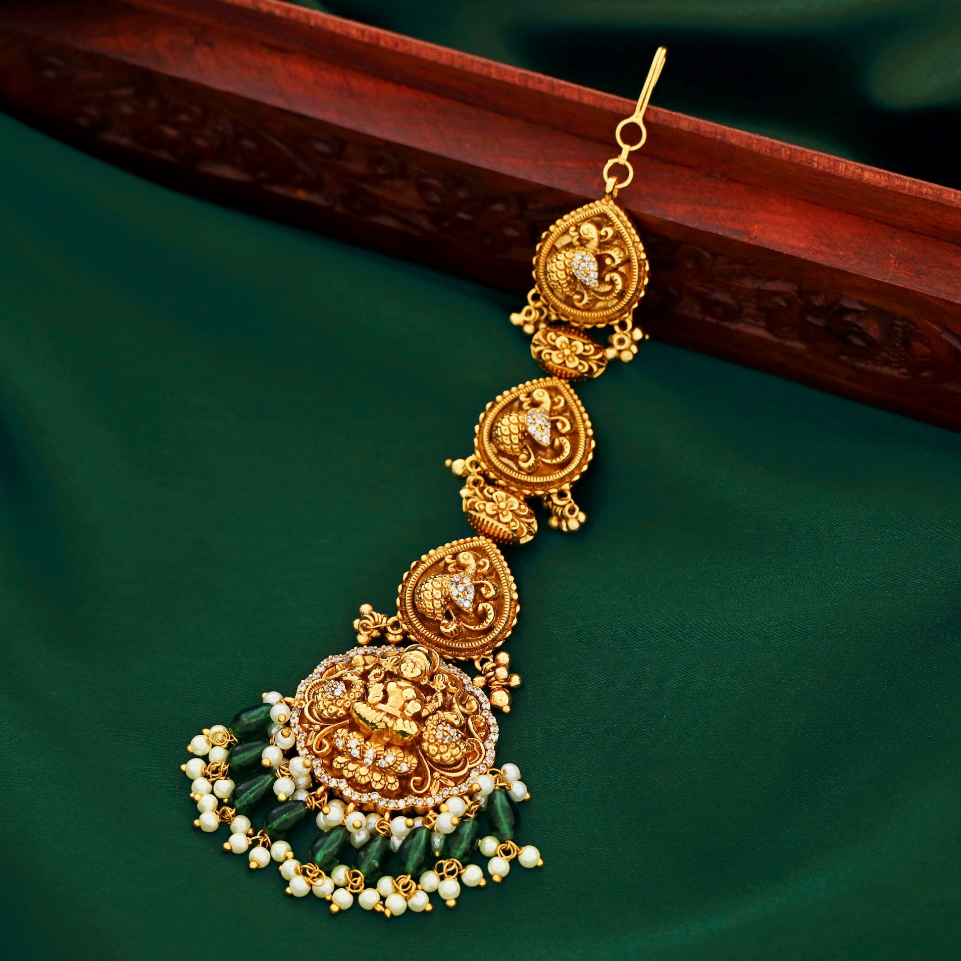 Aahana Pearl Drop Tikka