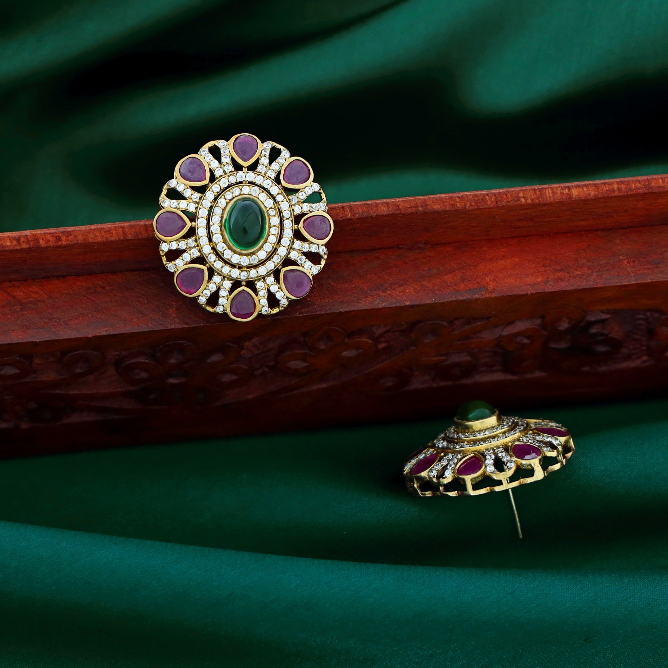 Abhilasha Round Stone Earring