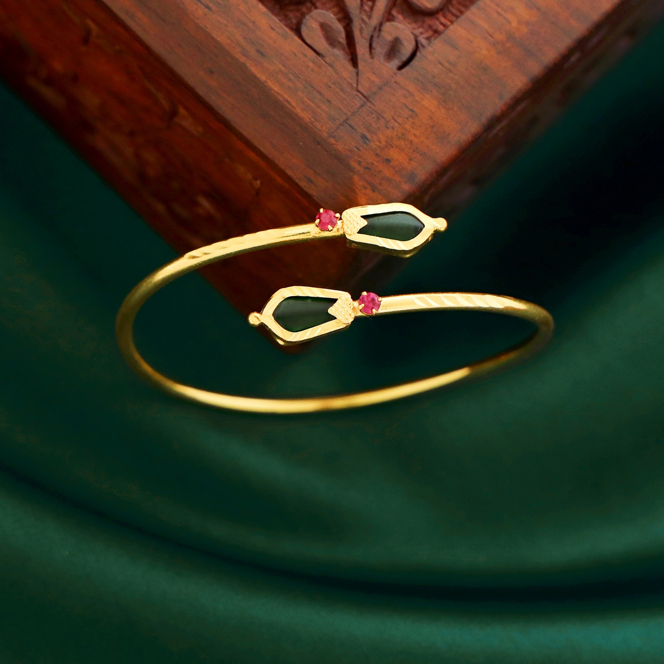 Amyra Adjustable Bangle