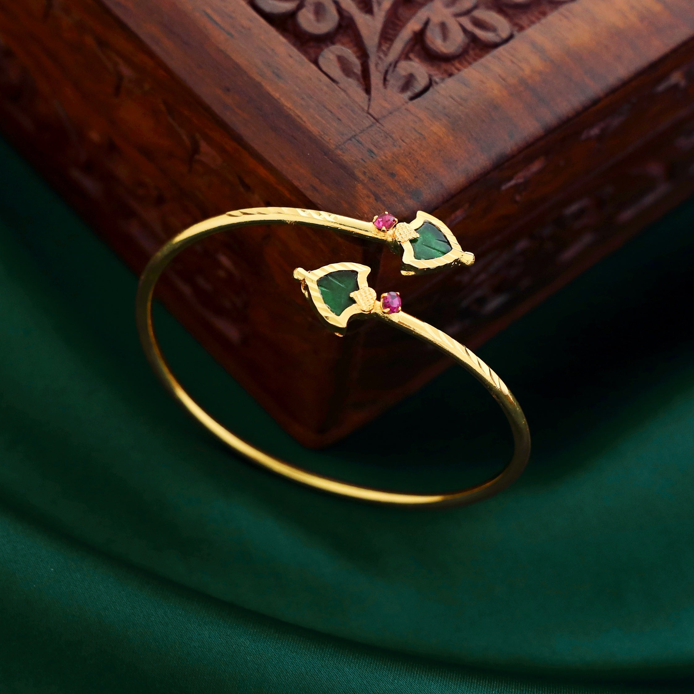 Amyra Adjustable Bangle