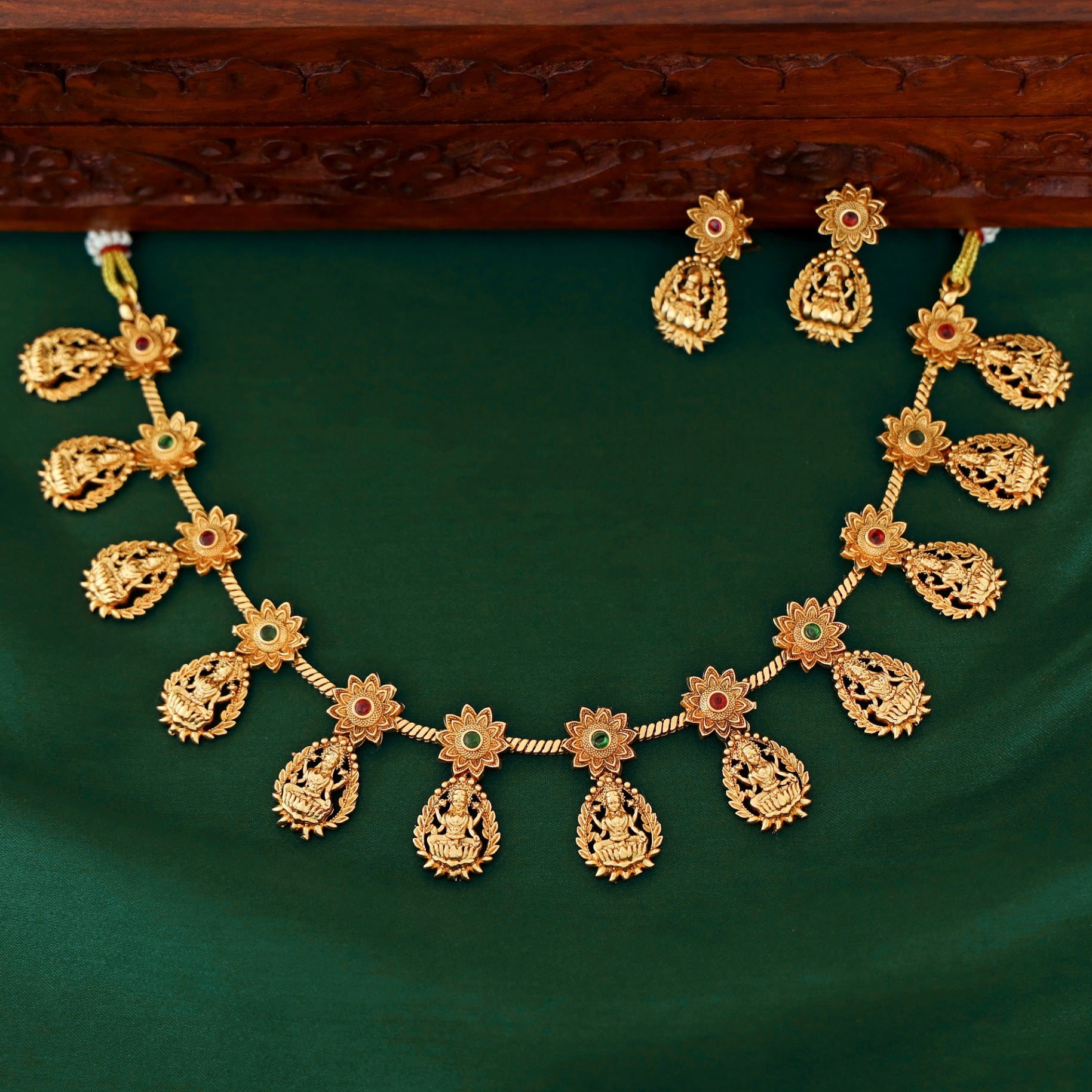 Mahika Golden Flower Lekshmi Short Neckpiece With Earring