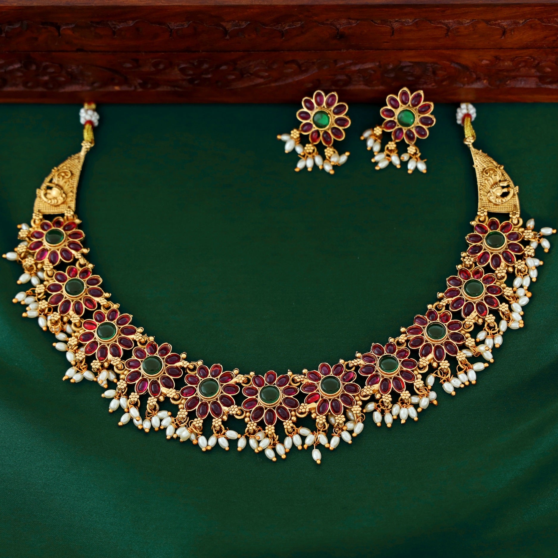 Malvika Kemp Stone Floral Rice Pearl Neckpiece With Earring