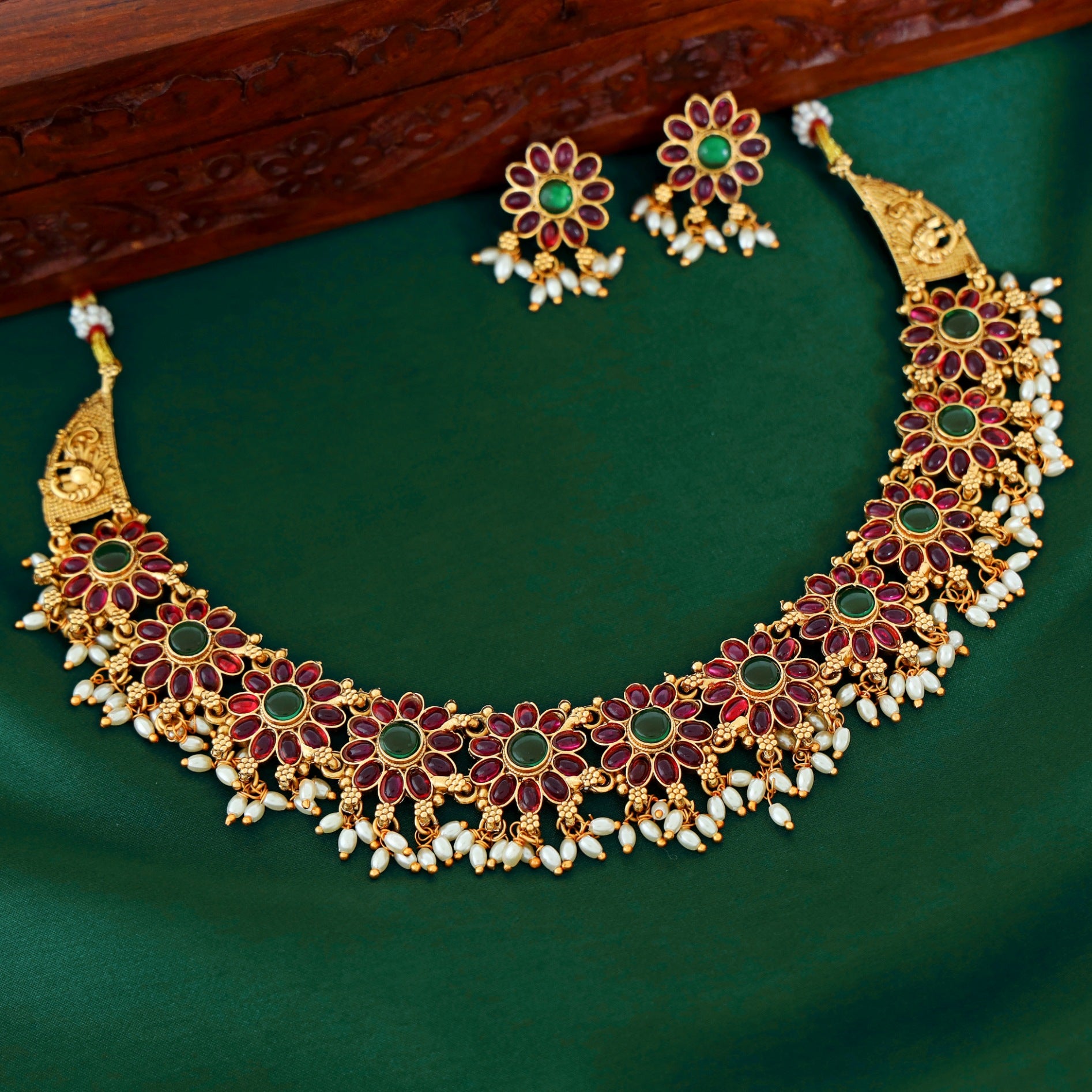 Malvika Kemp Stone Floral Rice Pearl Neckpiece With Earring