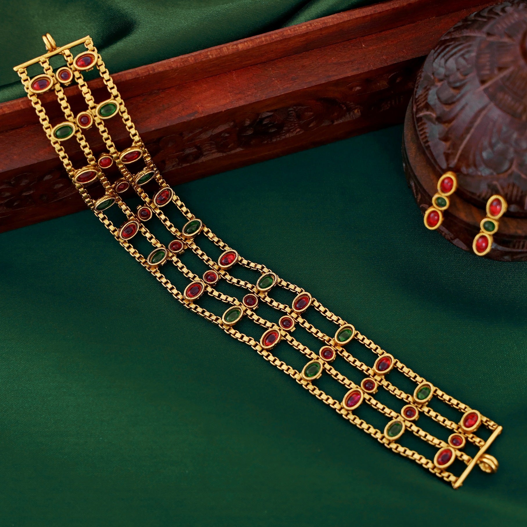 Chitra 4 Layer Oval kemp Stone Choker With Earring