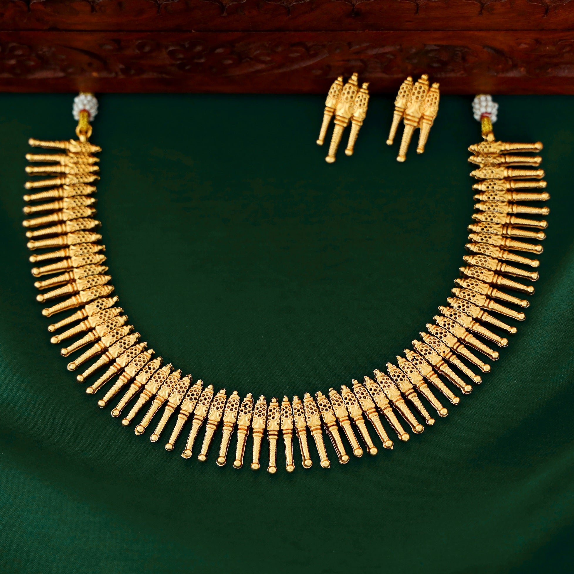 Sharanya Golden Mullamottu Neckpiece With Earring