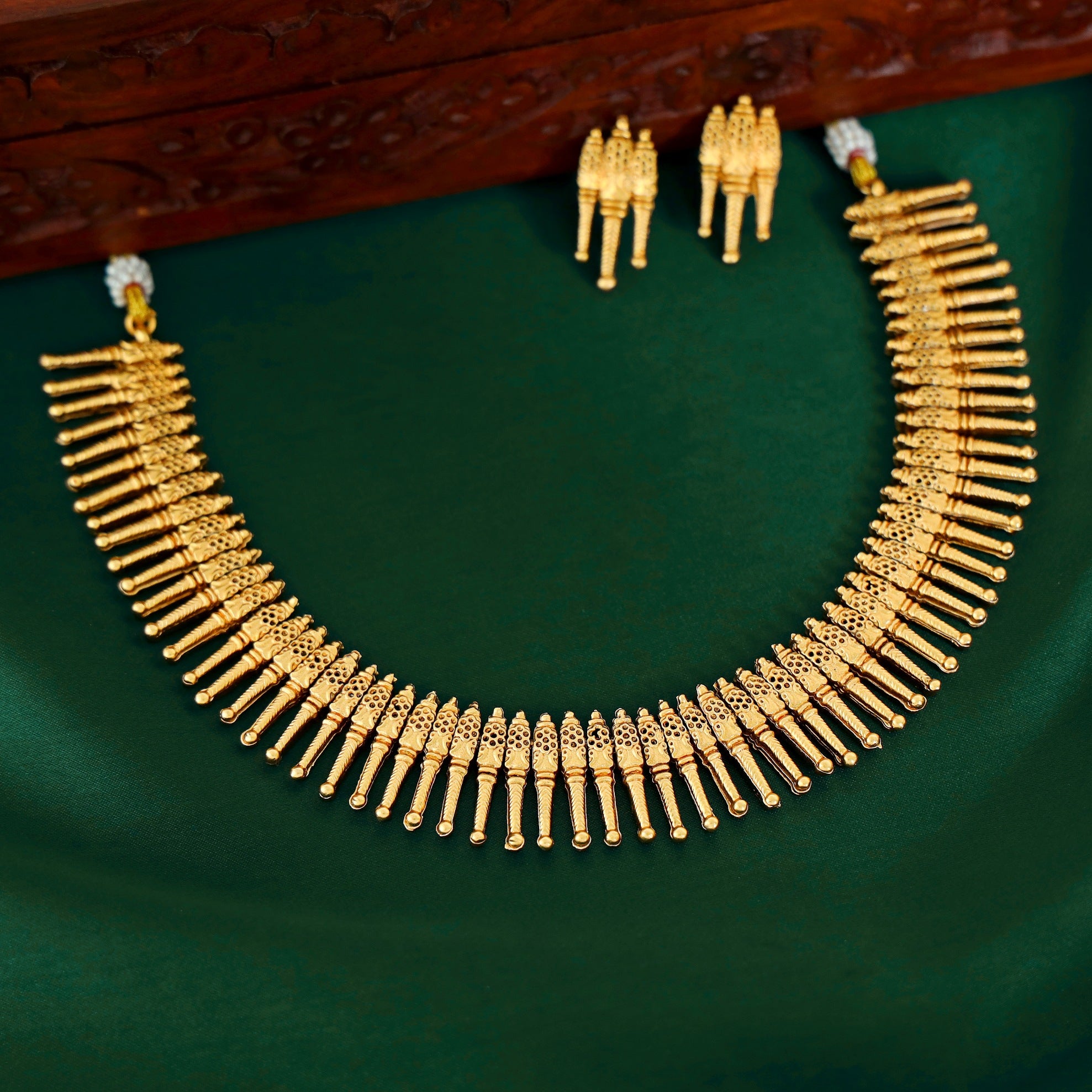Sharanya Golden Mullamottu Neckpiece With Earring