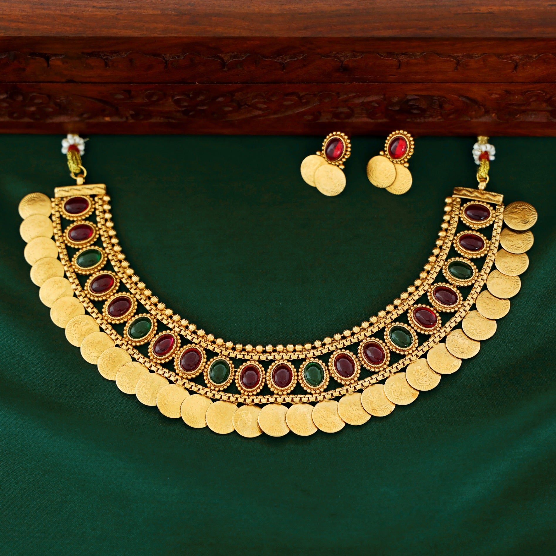 Namrata Oval Stone+Kashi Neckpiece With Earring