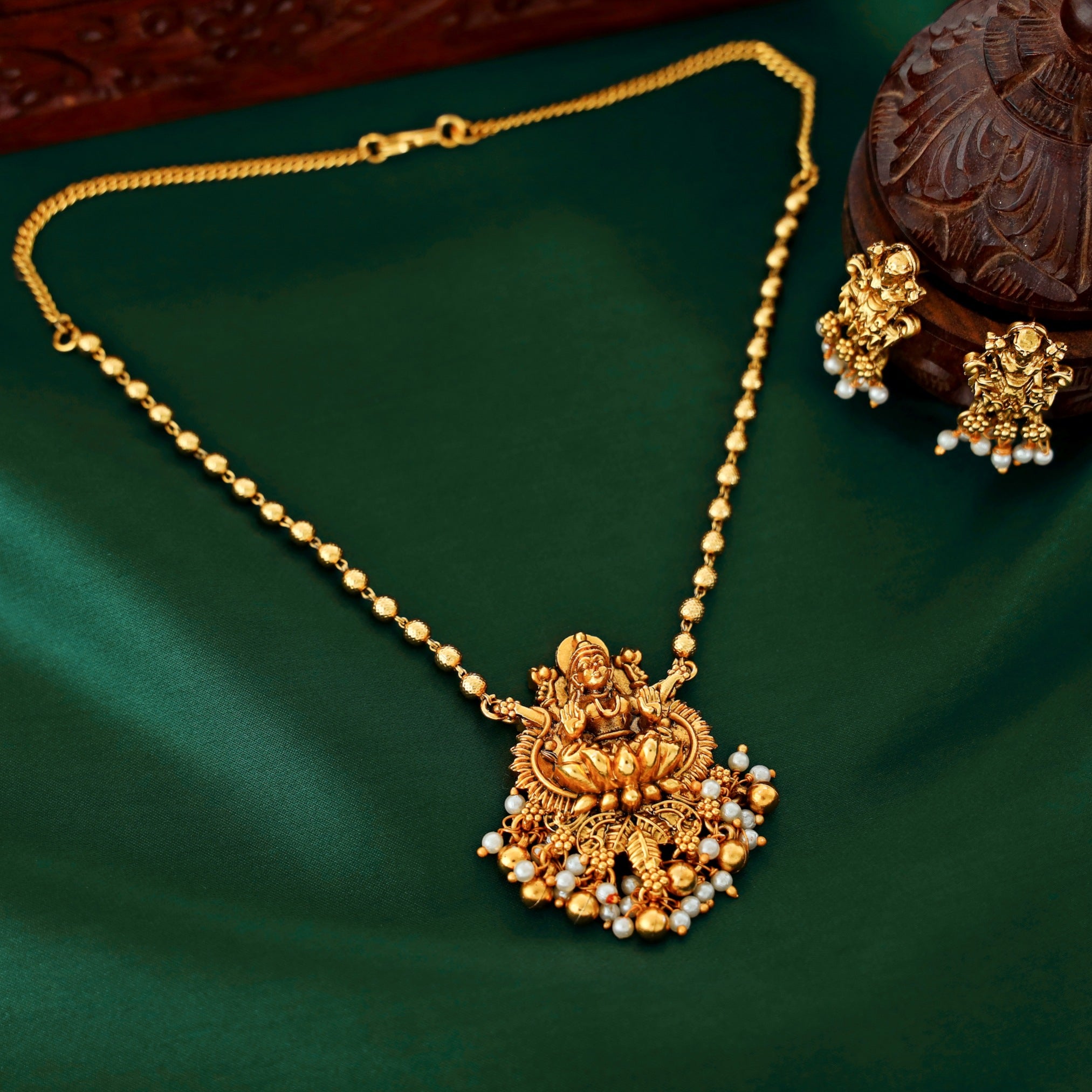 Medhavini Golden Lakshmi Pearl Neckpiece With Earring