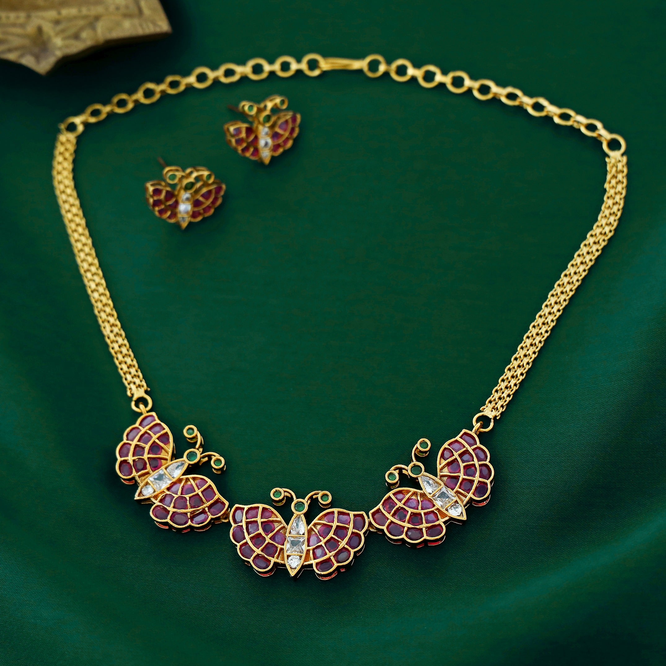 Himadri Butterfly Neckpiece With Earring