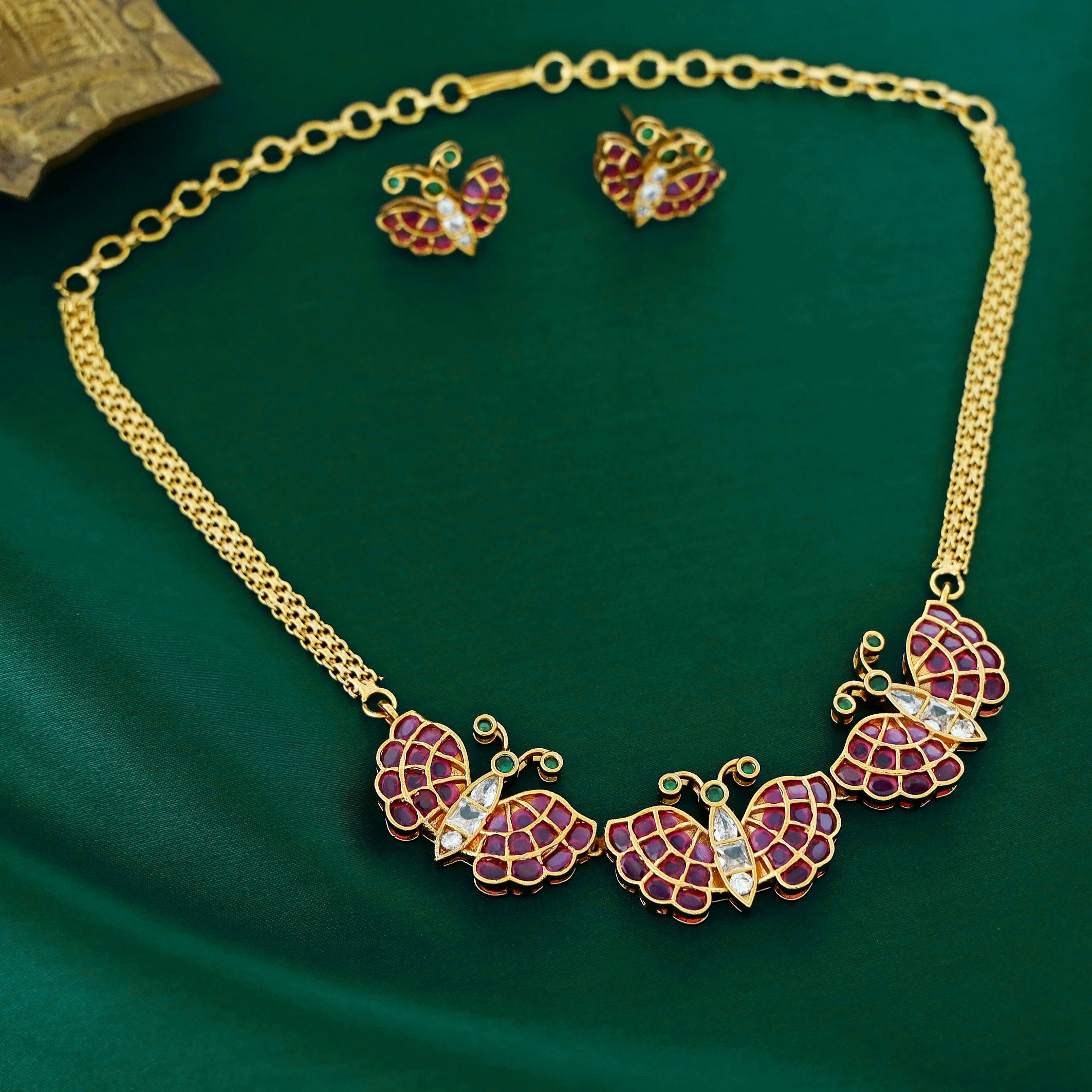 Himadri Butterfly Neckpiece With Earring