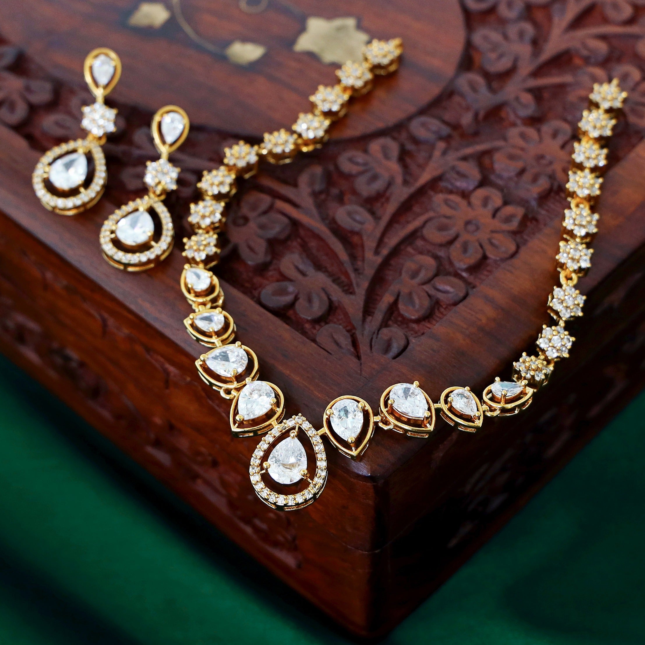 Paramatmika AD Stone Neckpiece With Earring