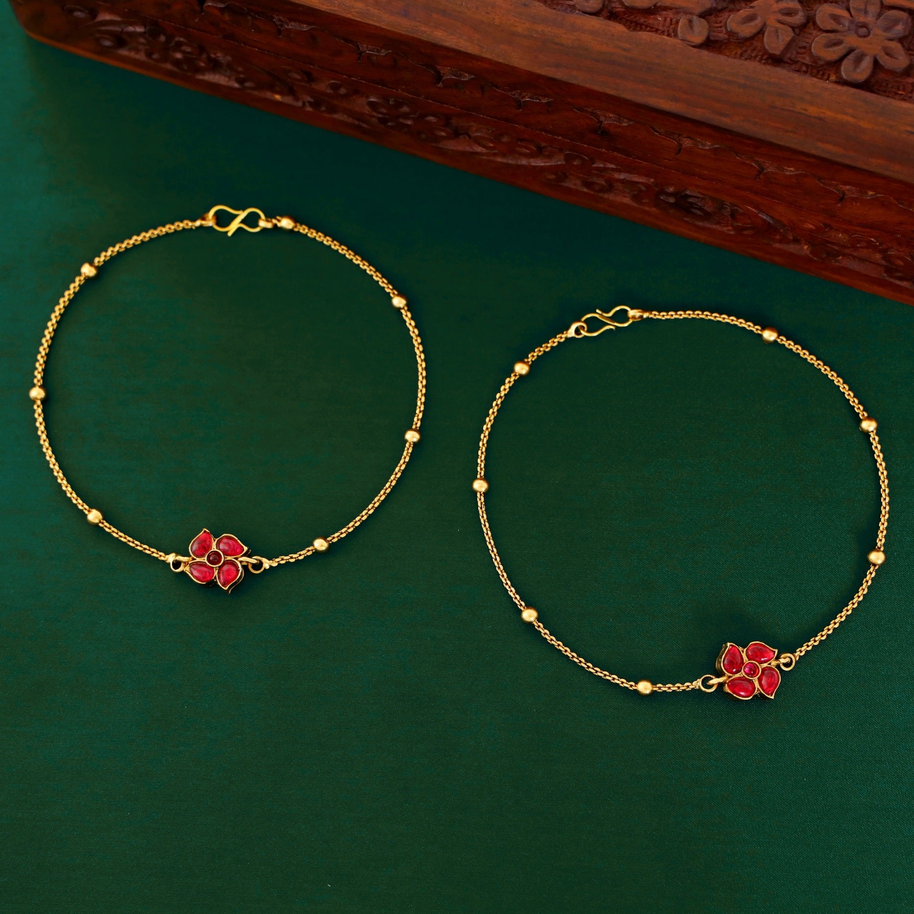 Kriti Round Flower Bead Reversible Anklet