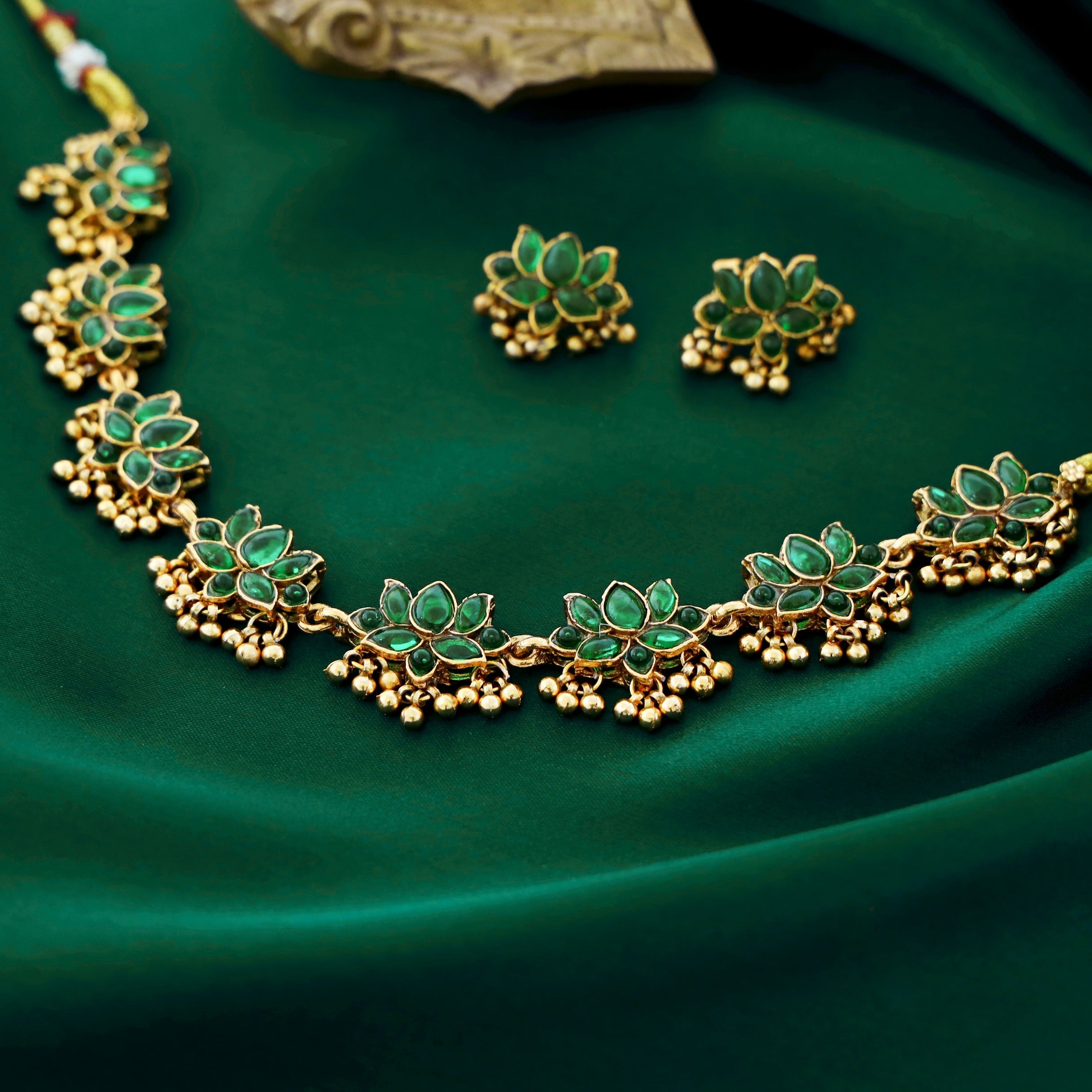 Prakruti Lotus Neckpiece With Earring