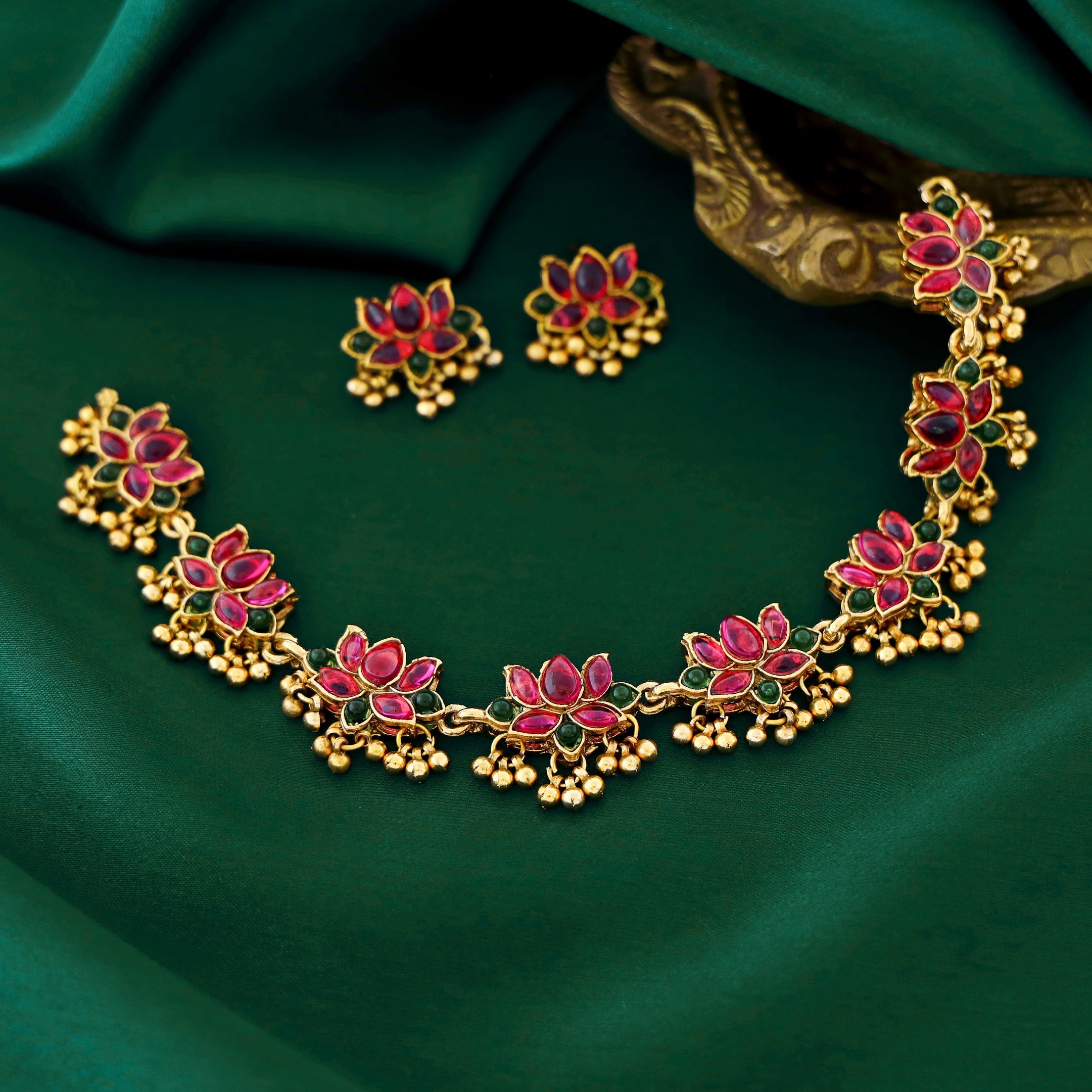 Prakruti Lotus Neckpiece With Earring