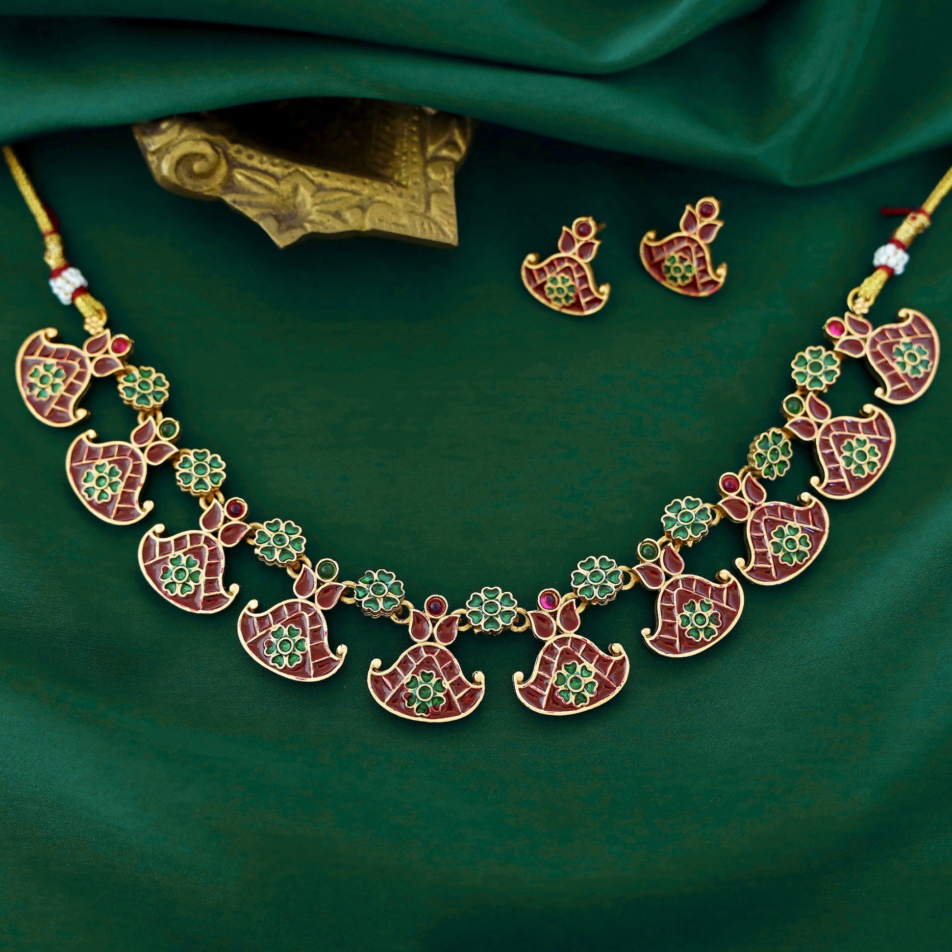 Tanima Neckpiece With Earring
