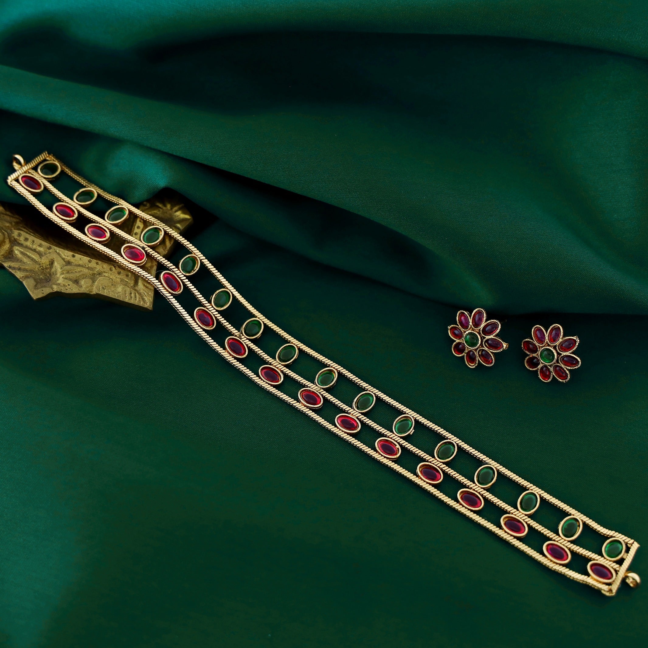 Devashri Choker With Flower Stud