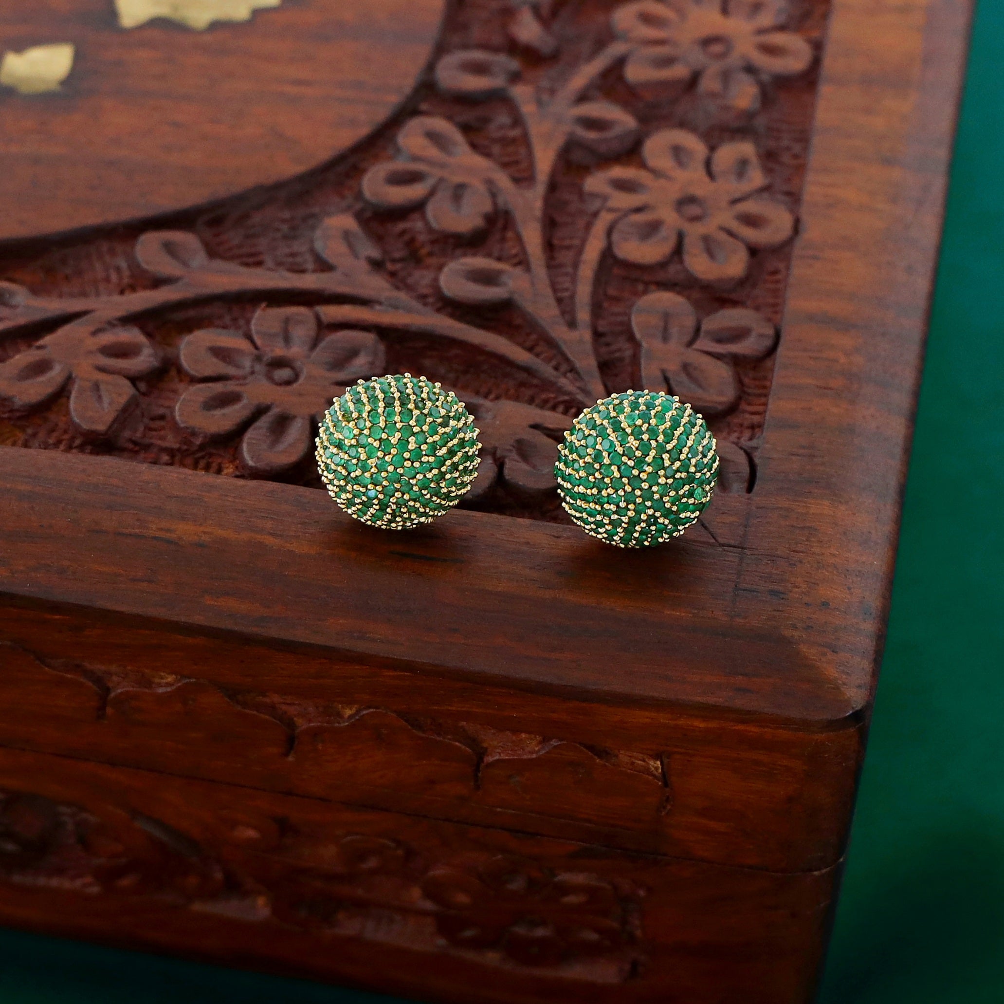 Aditi Glass Stone Stud