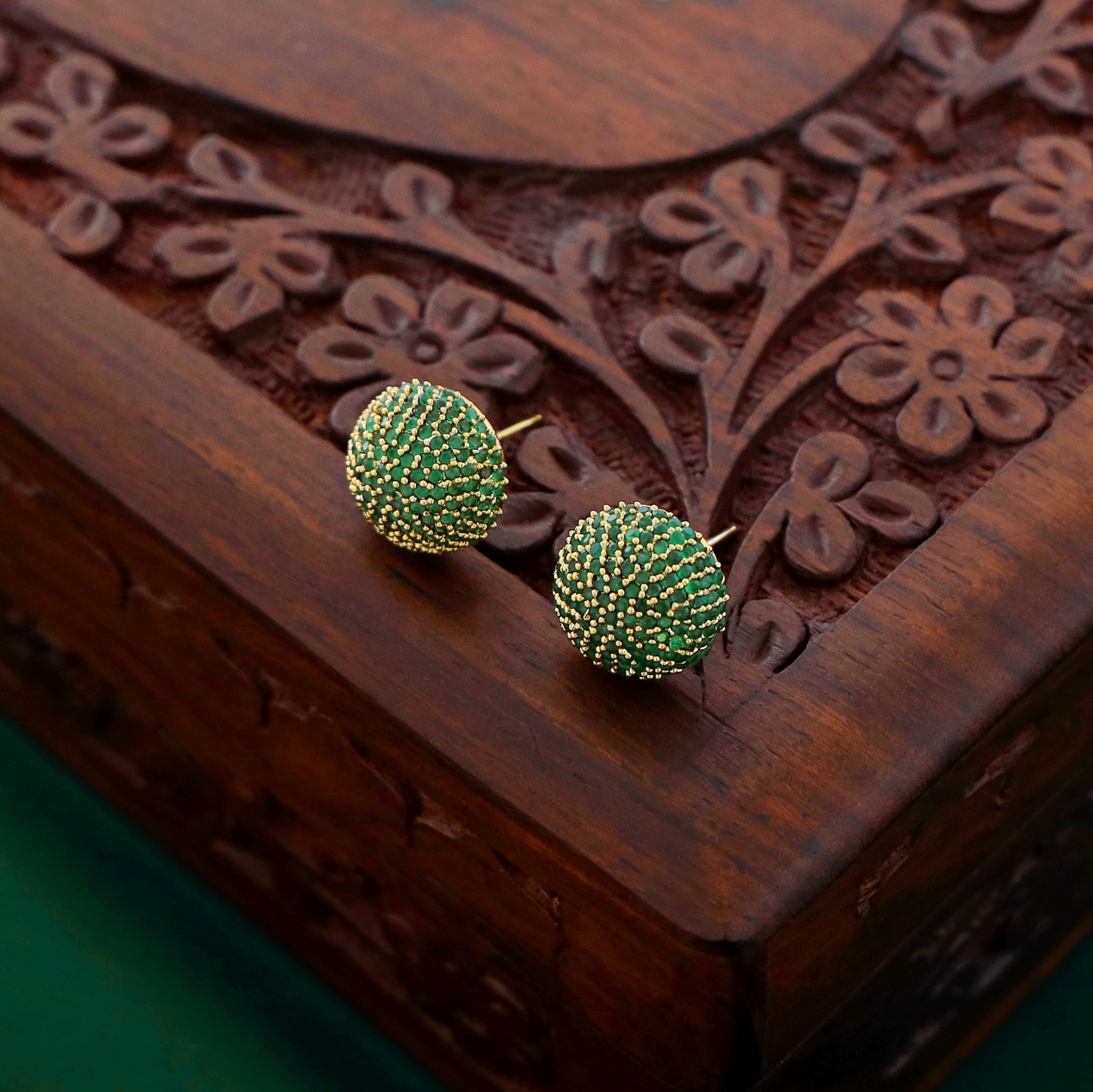 Aditi Glass Stone Stud