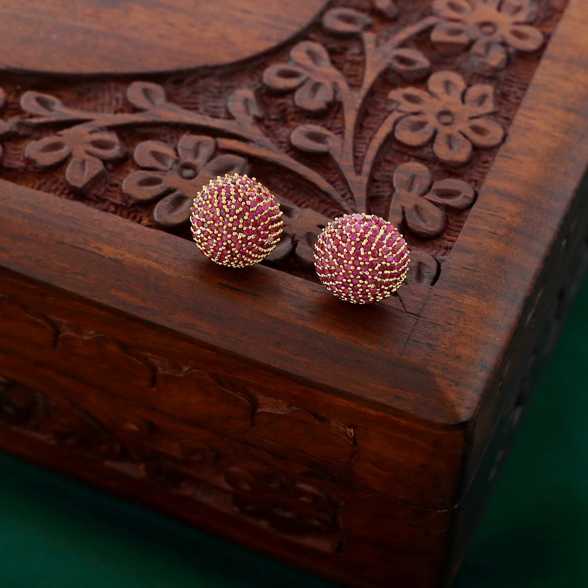 Aditi Glass Stone Stud