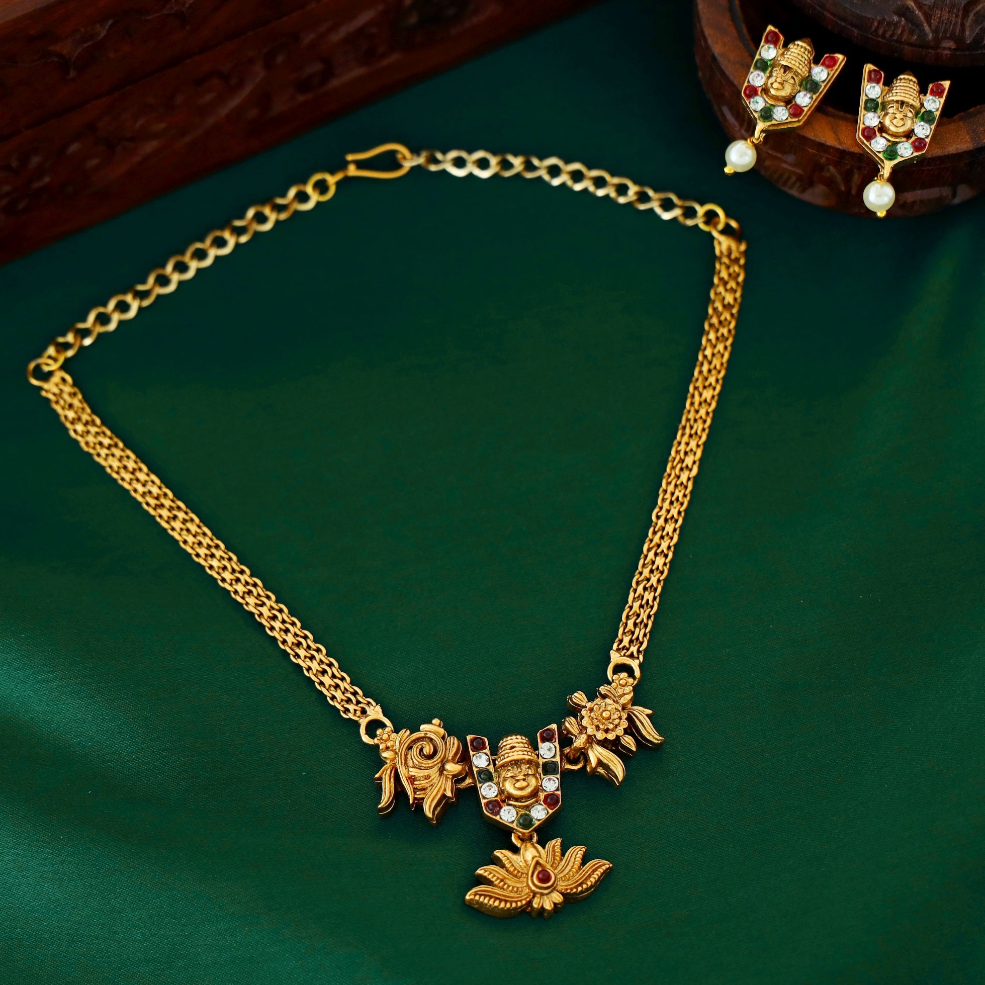 Venkiteswara Golden Short Neckpiece With Earring