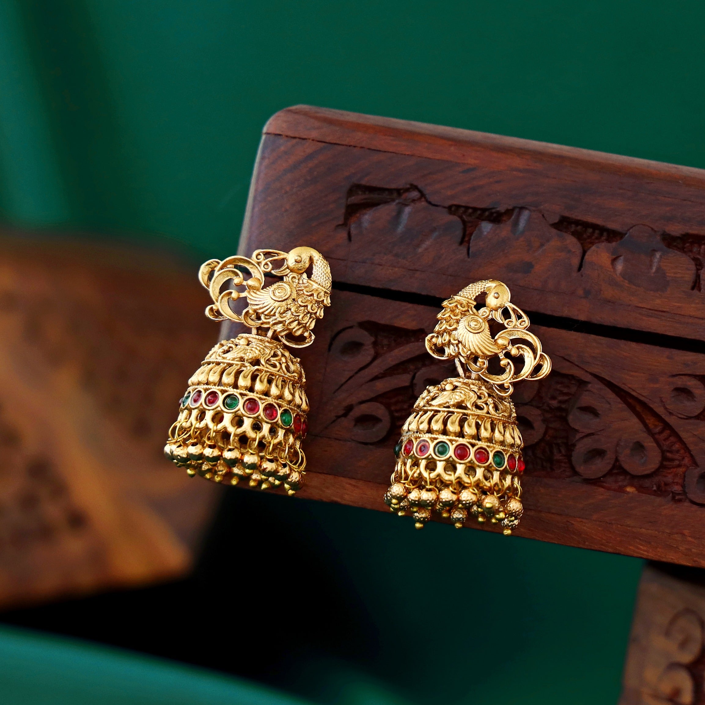Nilanjana Mayur Jhumka