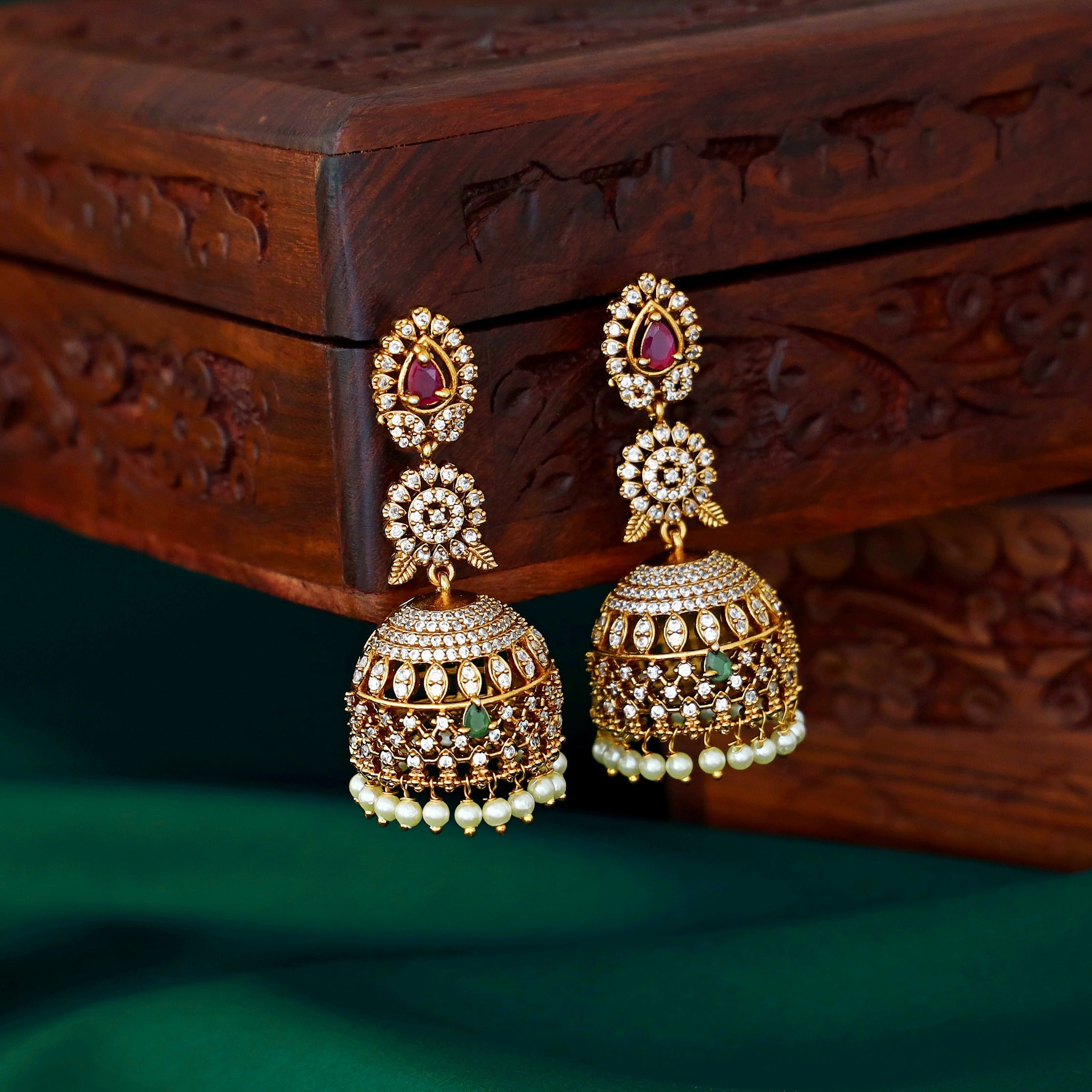 Niharika Pearl Jhumka