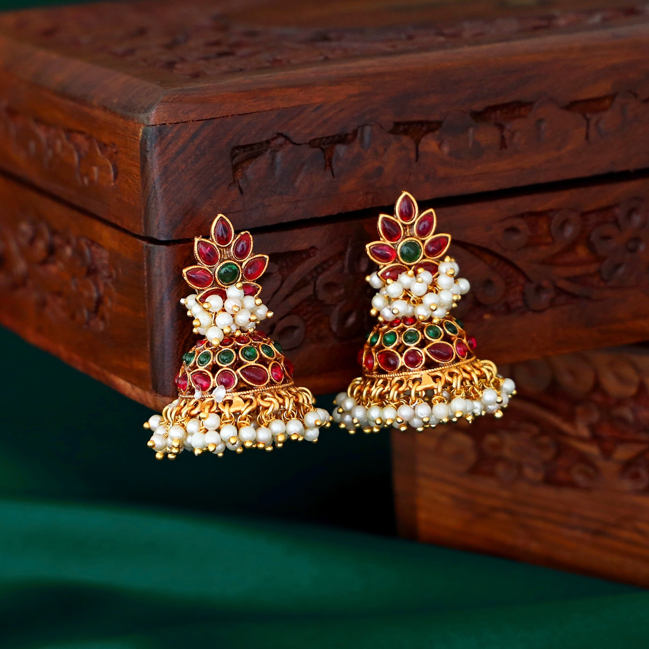 Neha Cluster Pearl Jhumka