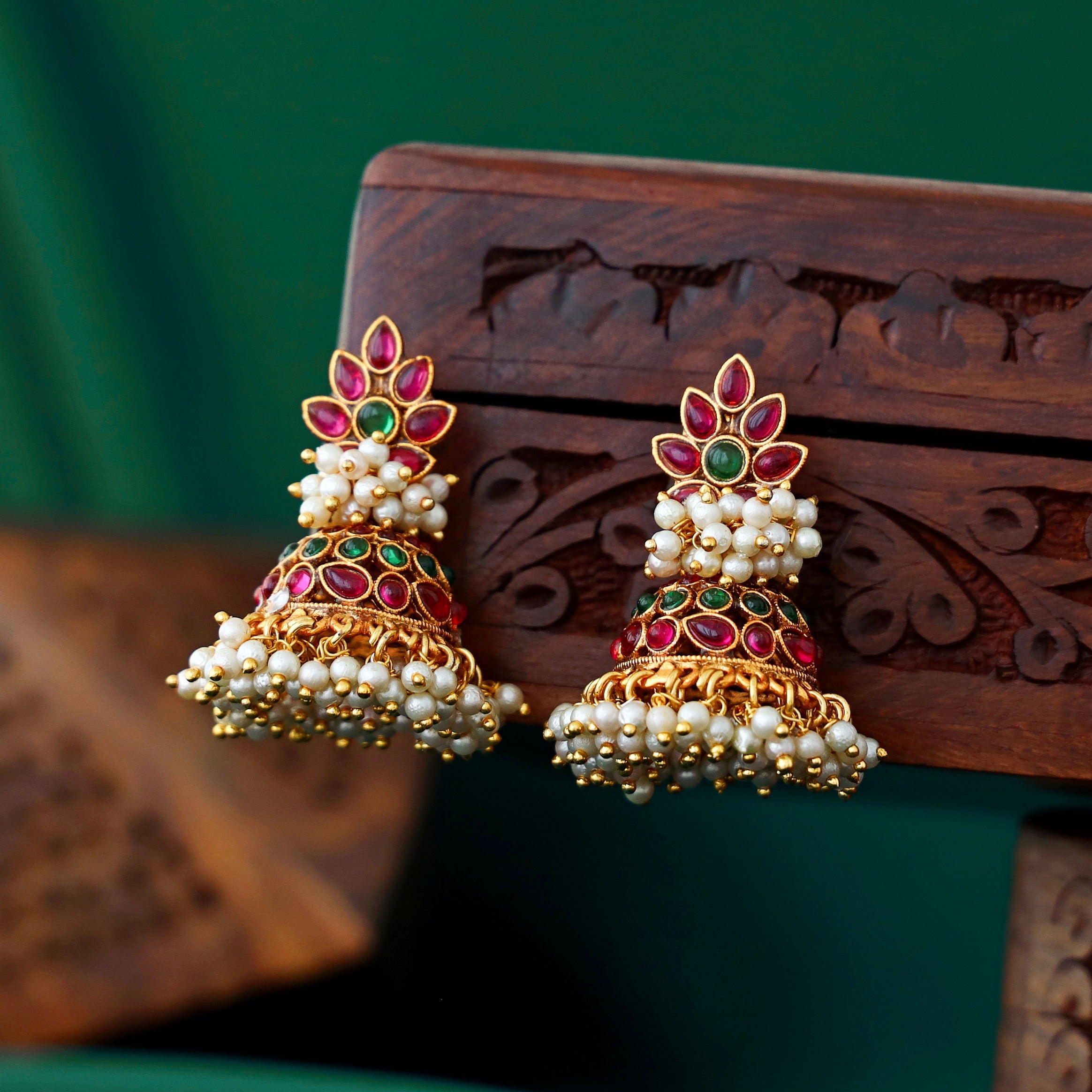 Neha Cluster Pearl Jhumka