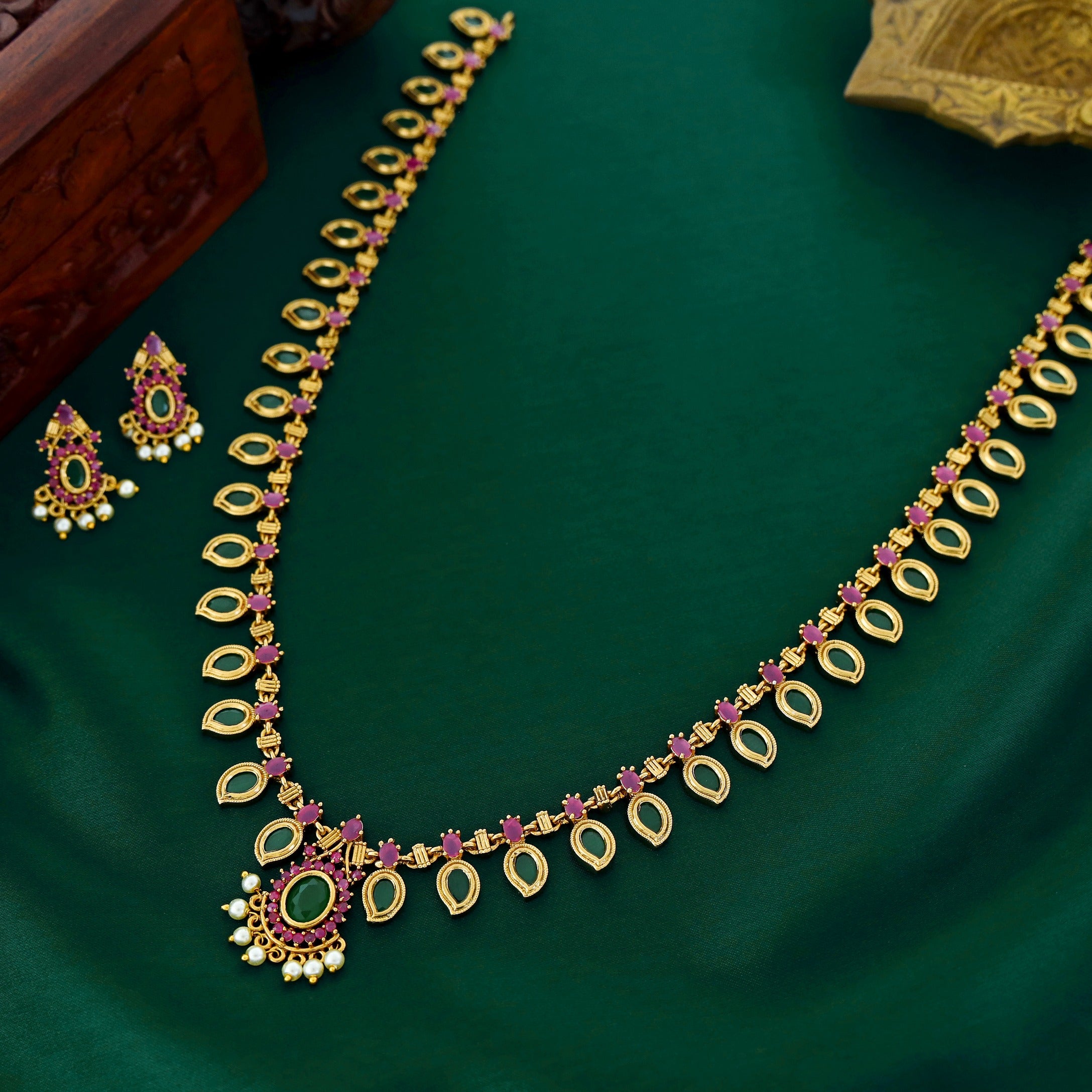 Palakka Pearl Long Neckpiece With Earring