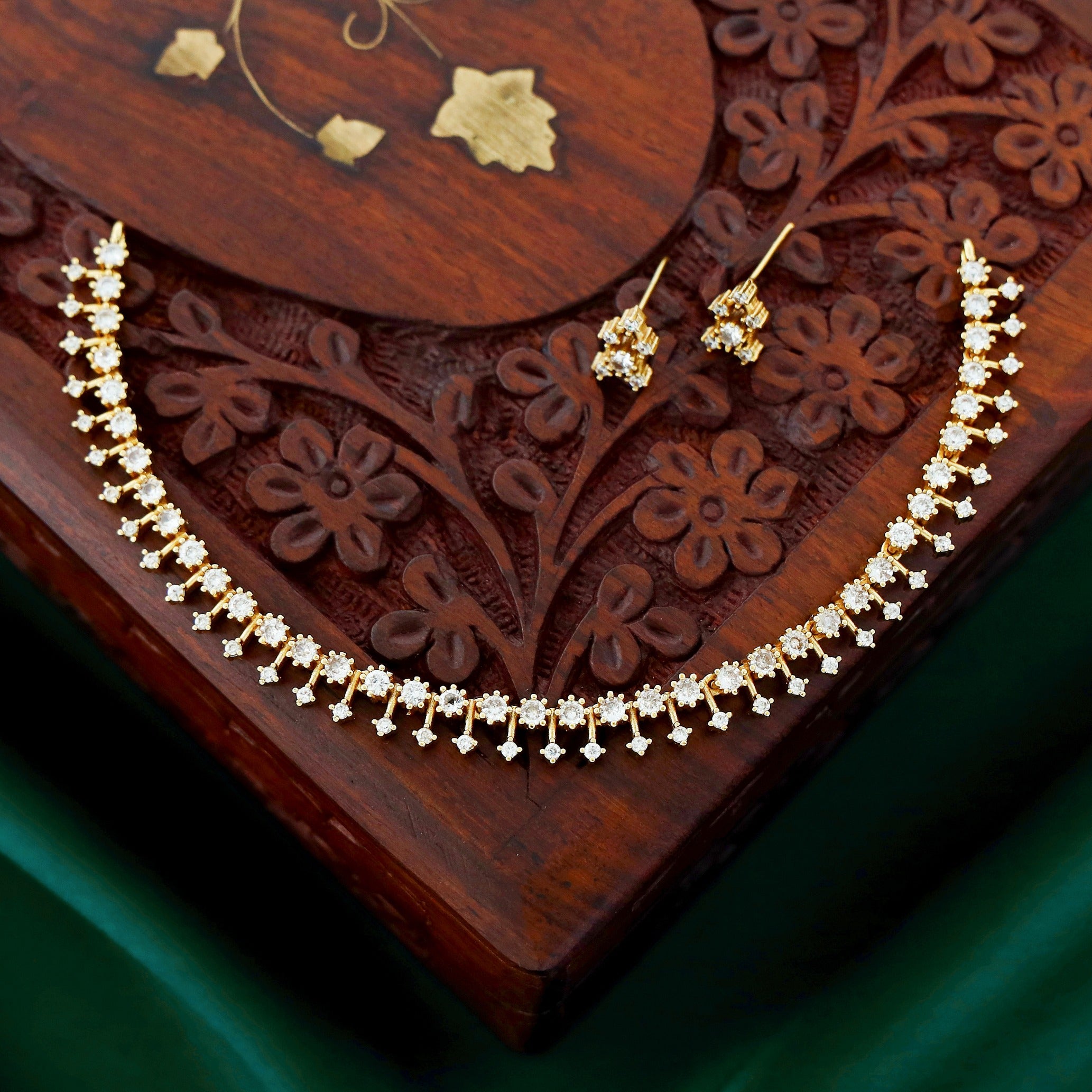 Hemika AD Stone Neckpiece With Earring