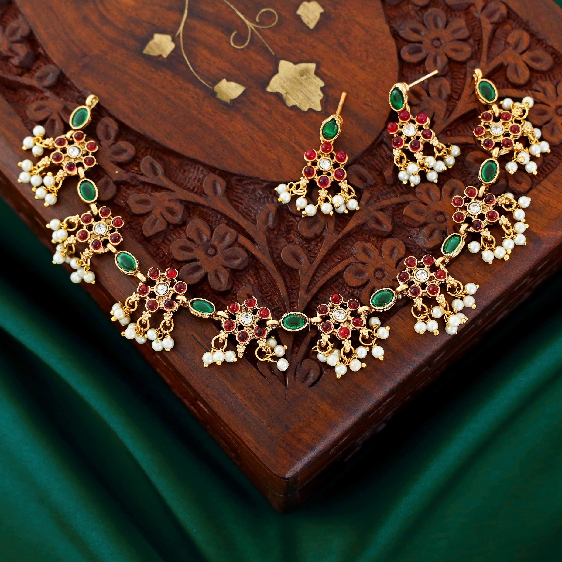 Bandita Pearl Neckpiece With Earring