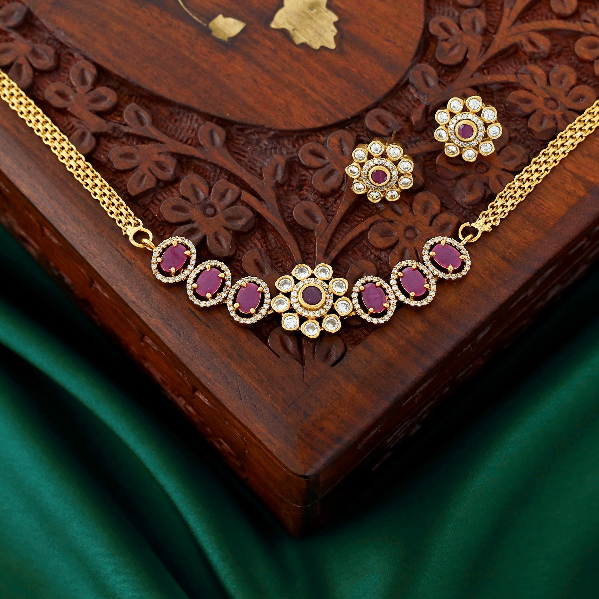Anika AD Stone Choker With Stud