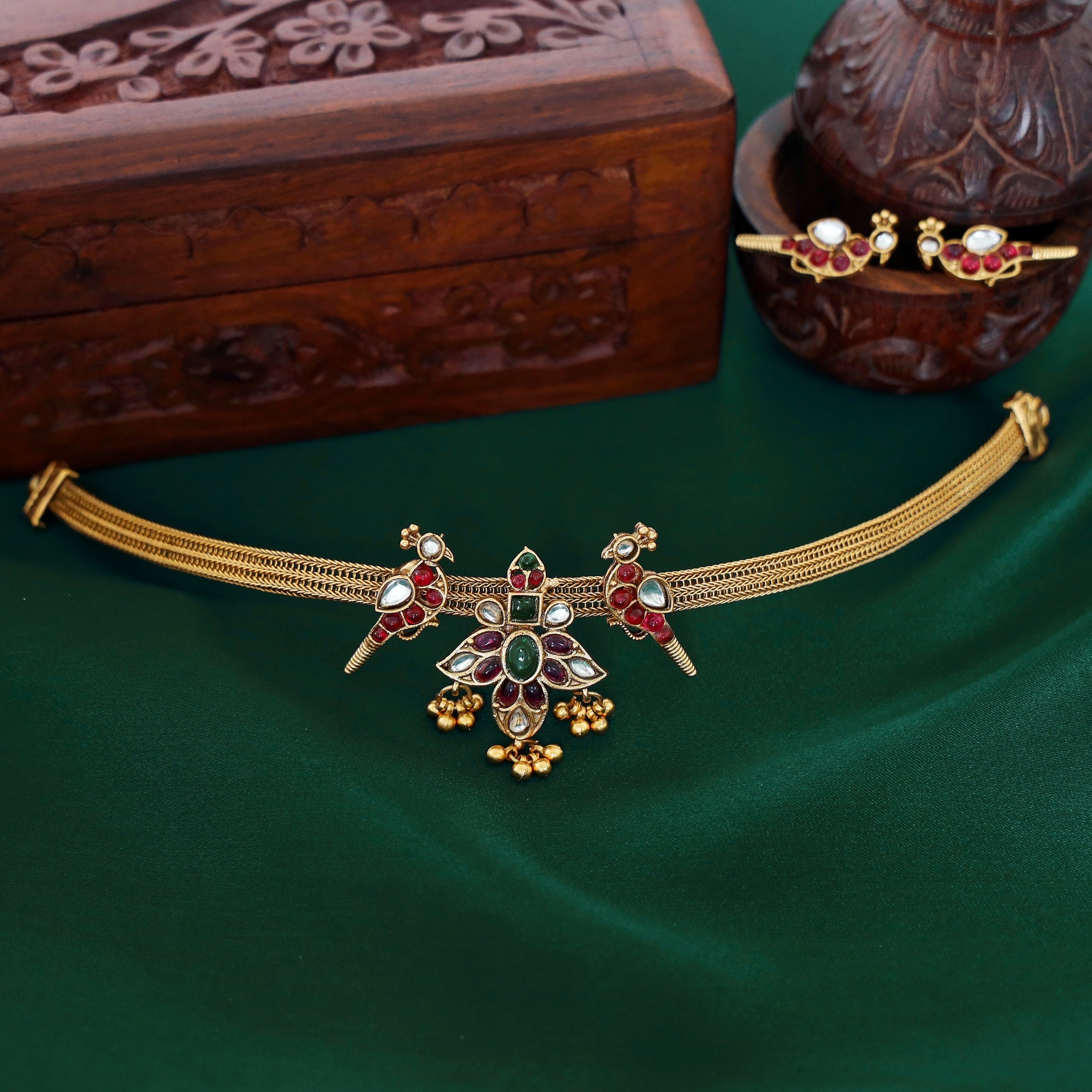 Kalika Parrot Choker With Earring
