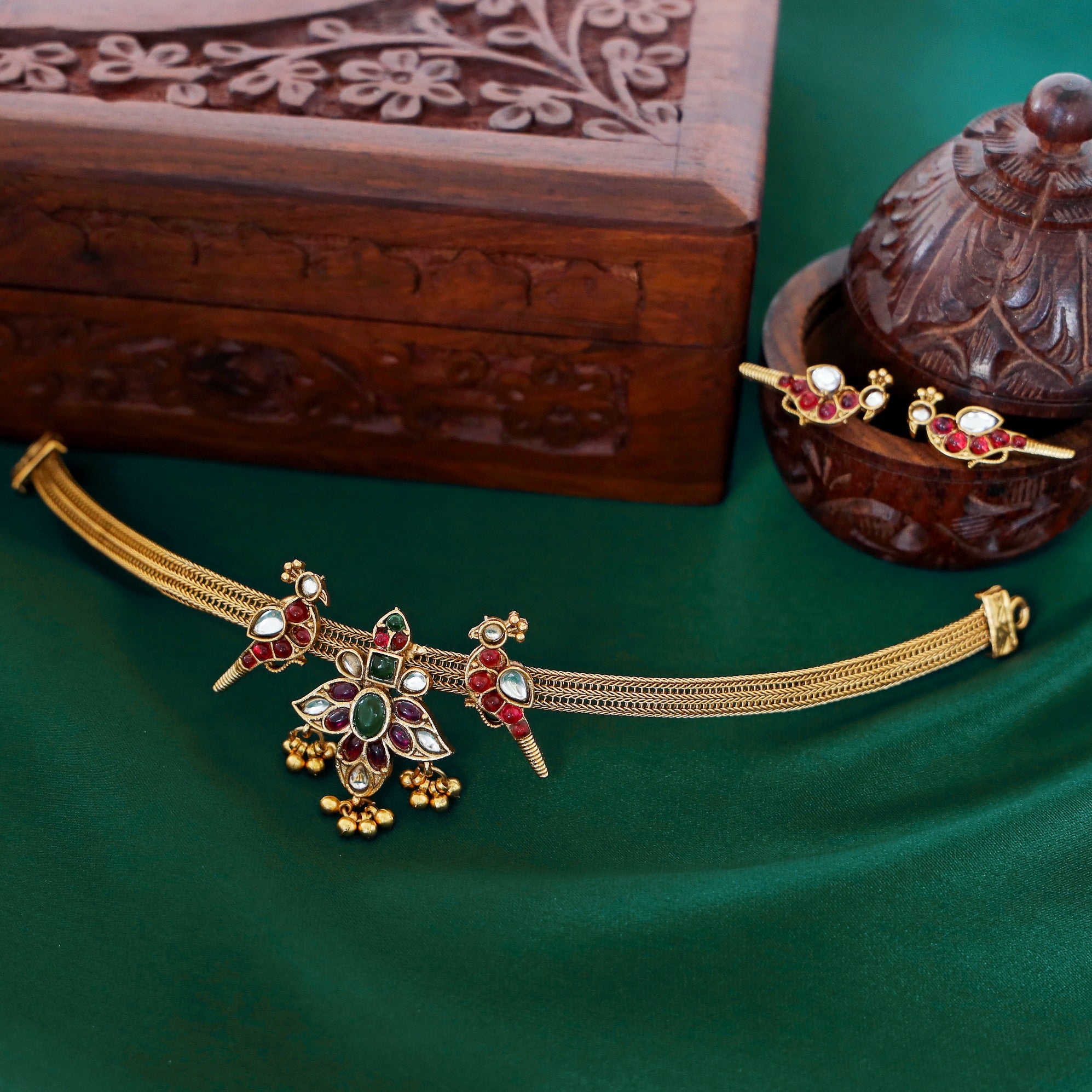 Kalika Parrot Choker With Earring