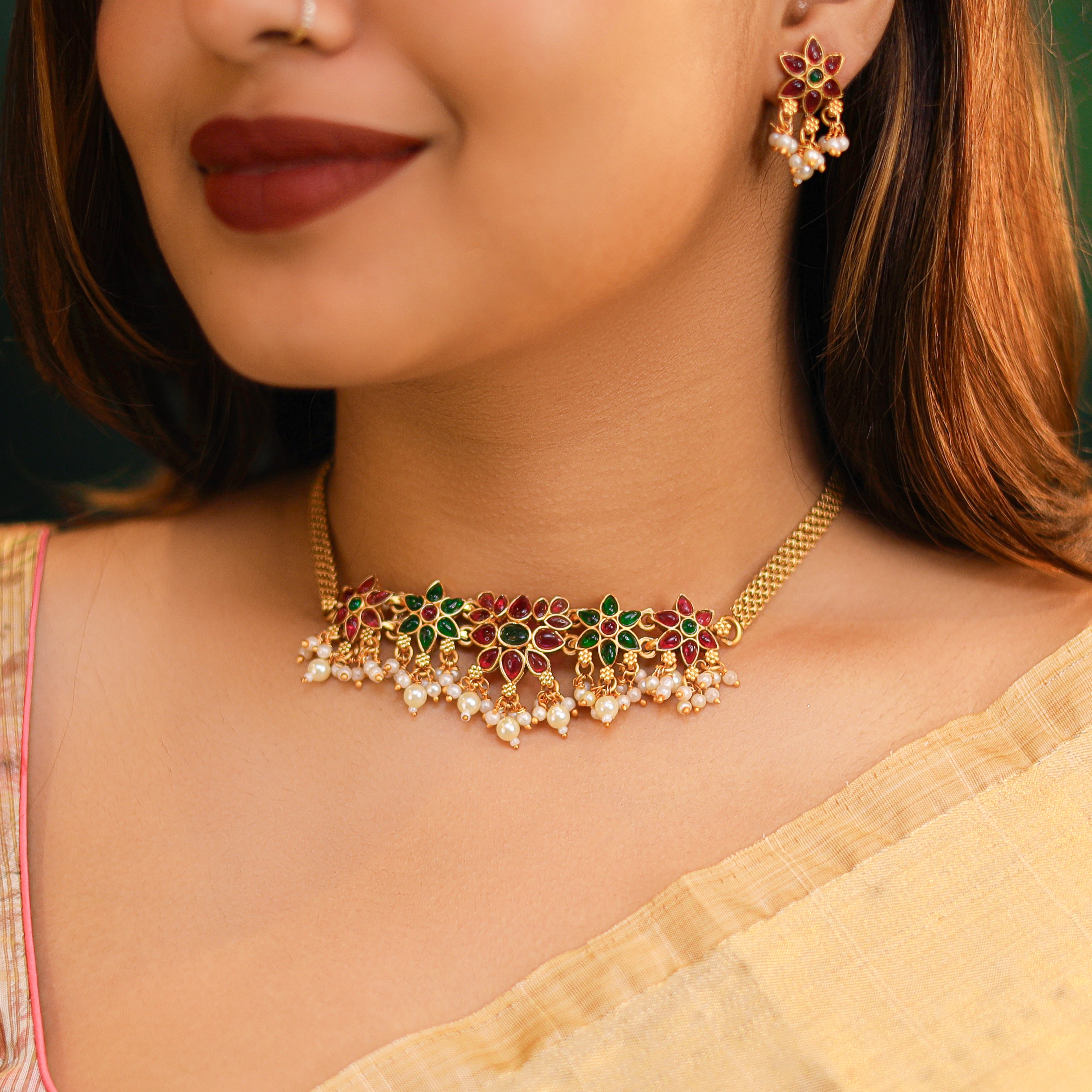 Anya Flowery Pearl Choker With Earring